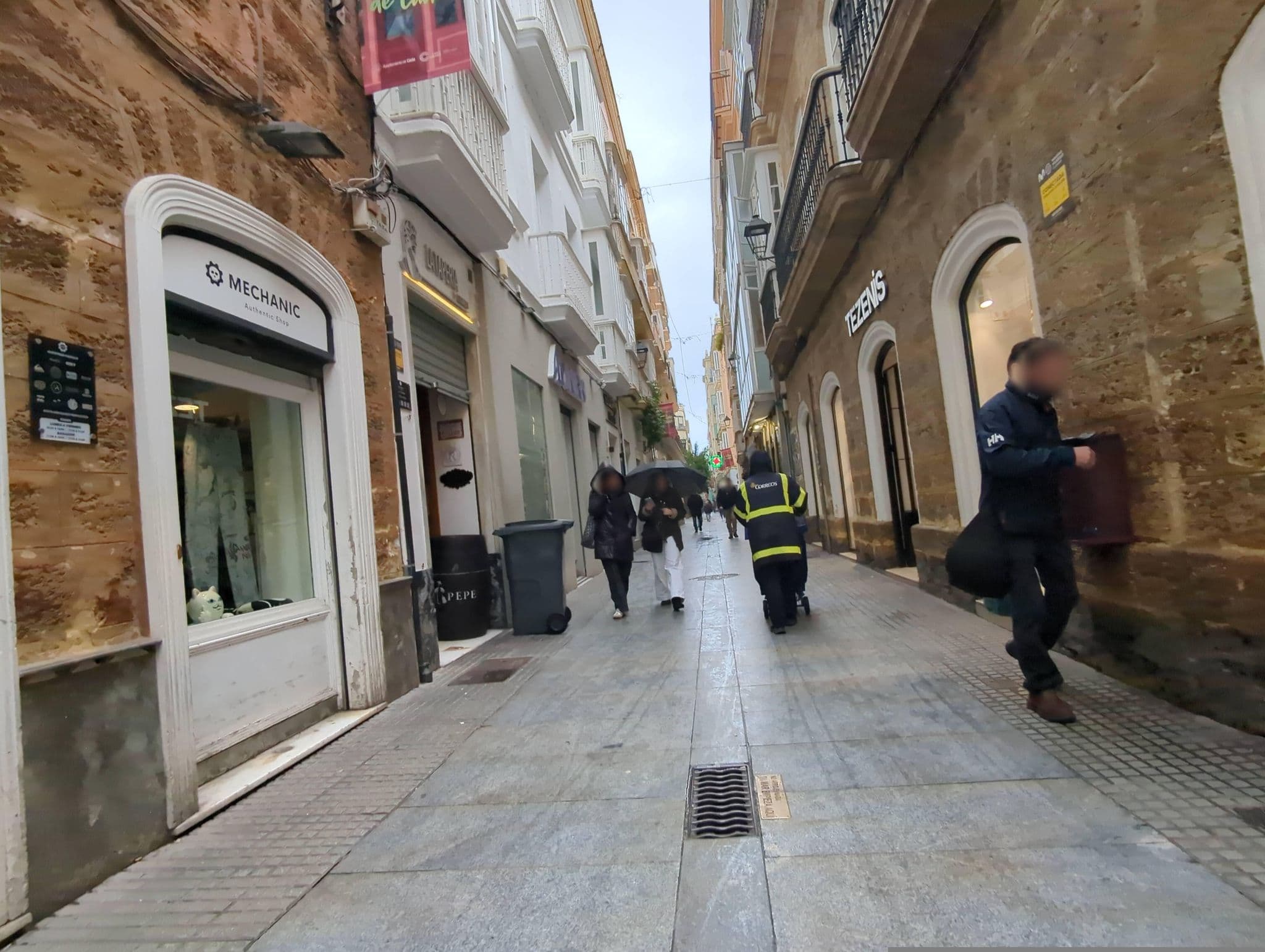 Street view near Apartamentos Aires de Cadiz, Cadiz — © miguel_andrade (CC BY-SA · Mapillary)