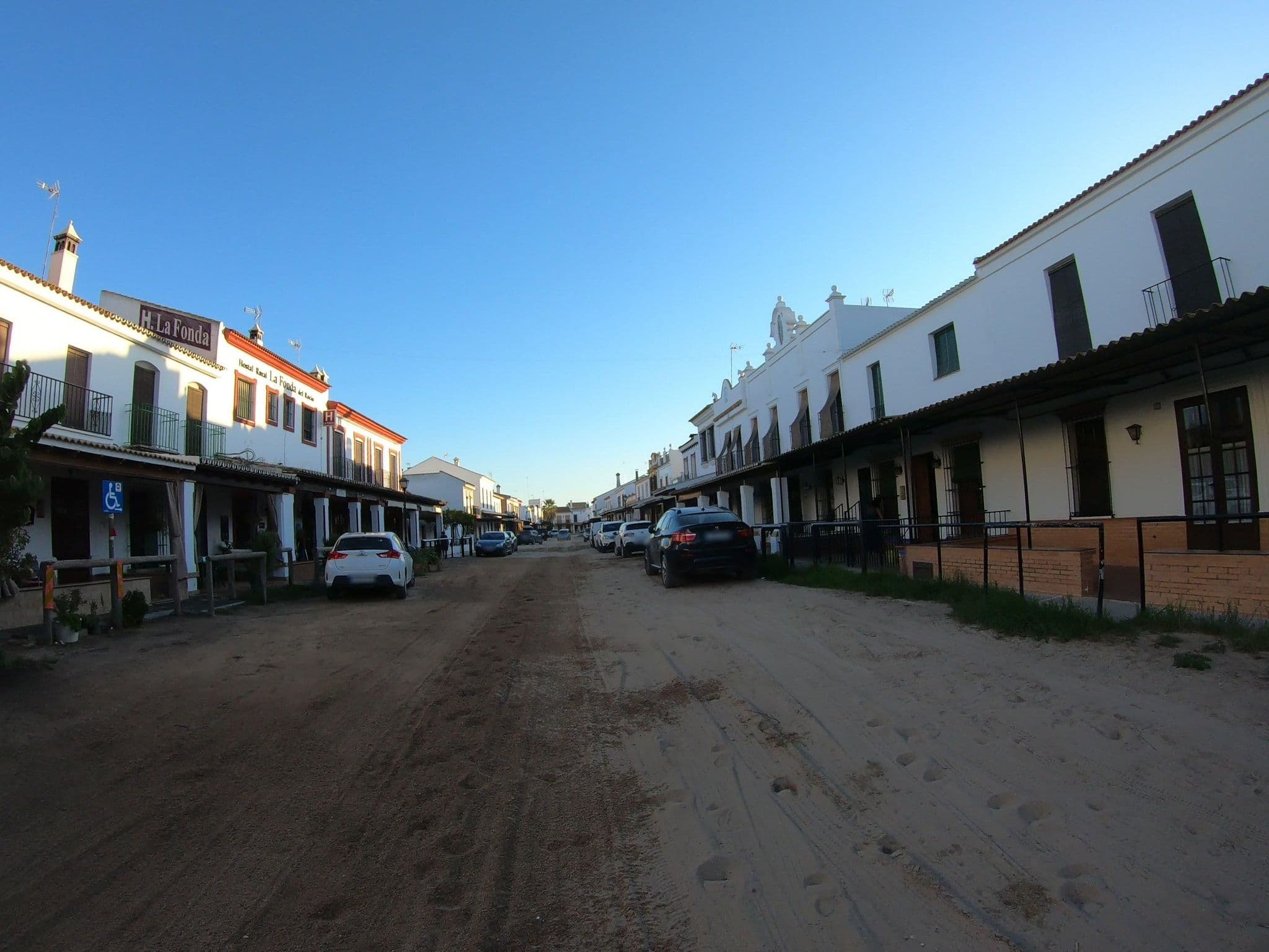 Street view near Hostal La Fonda, Almonte — © algirdasc (CC BY-SA · Mapillary)