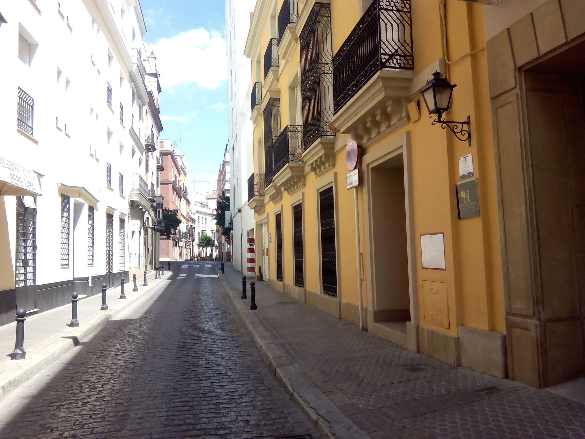 Street view near Hotel Montecarlo, Sevilla — © anarey (CC BY-SA · Mapillary)