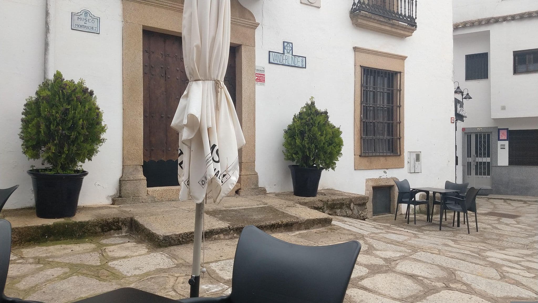 Street view near Hotel Rural las Nogalas, Montánchez — © Parie (CC BY-SA · Mapillary)