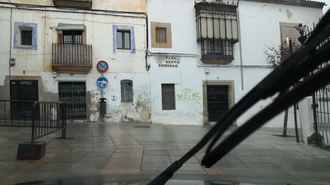Street view near Apartamentos Caceres, Cáceres — © sanjorgepinho (CC BY-SA · Mapillary)
