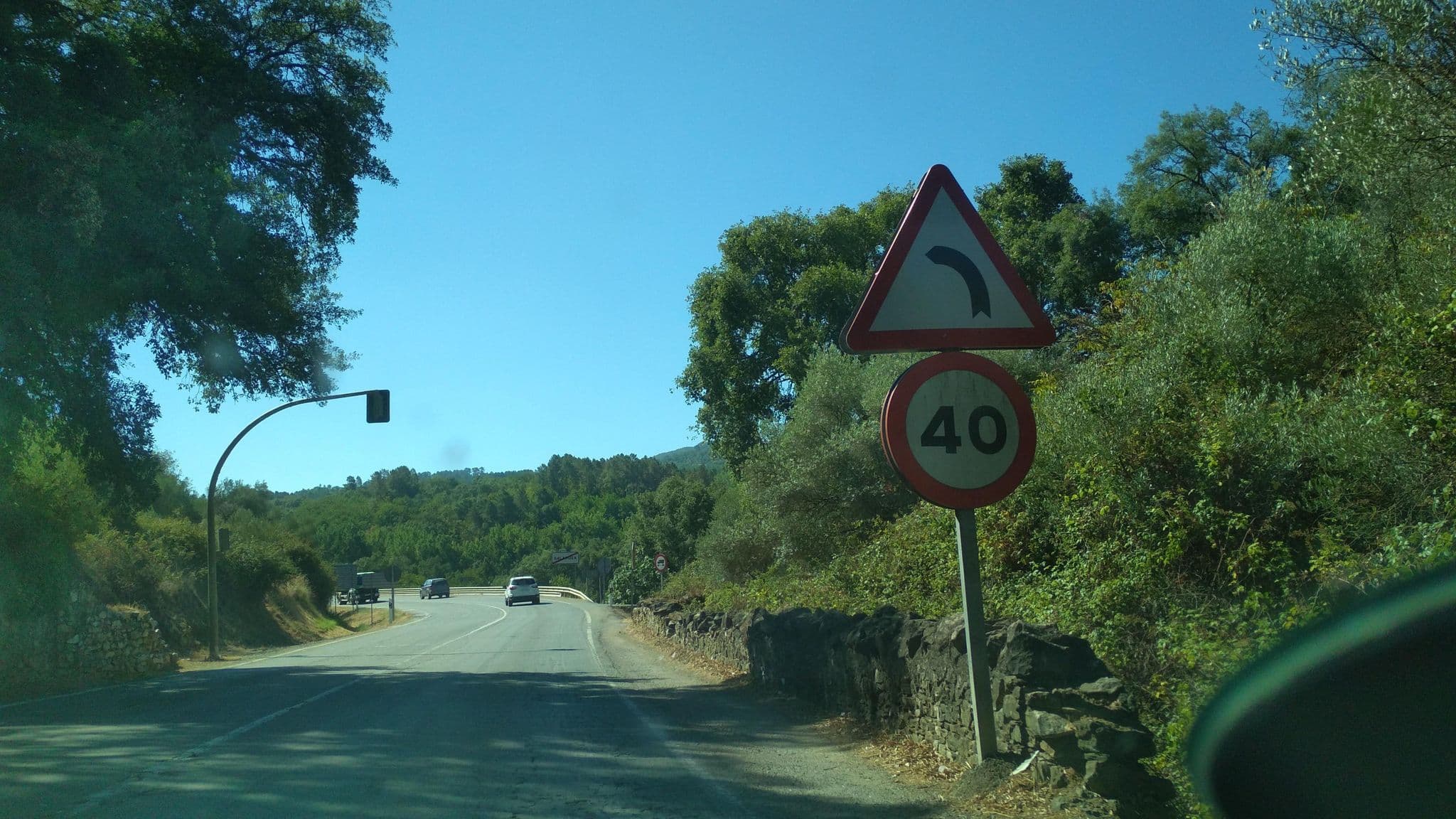 Street view near Casa Rural El Pino, Jabugo — © chiseyin (CC BY-SA · Mapillary)