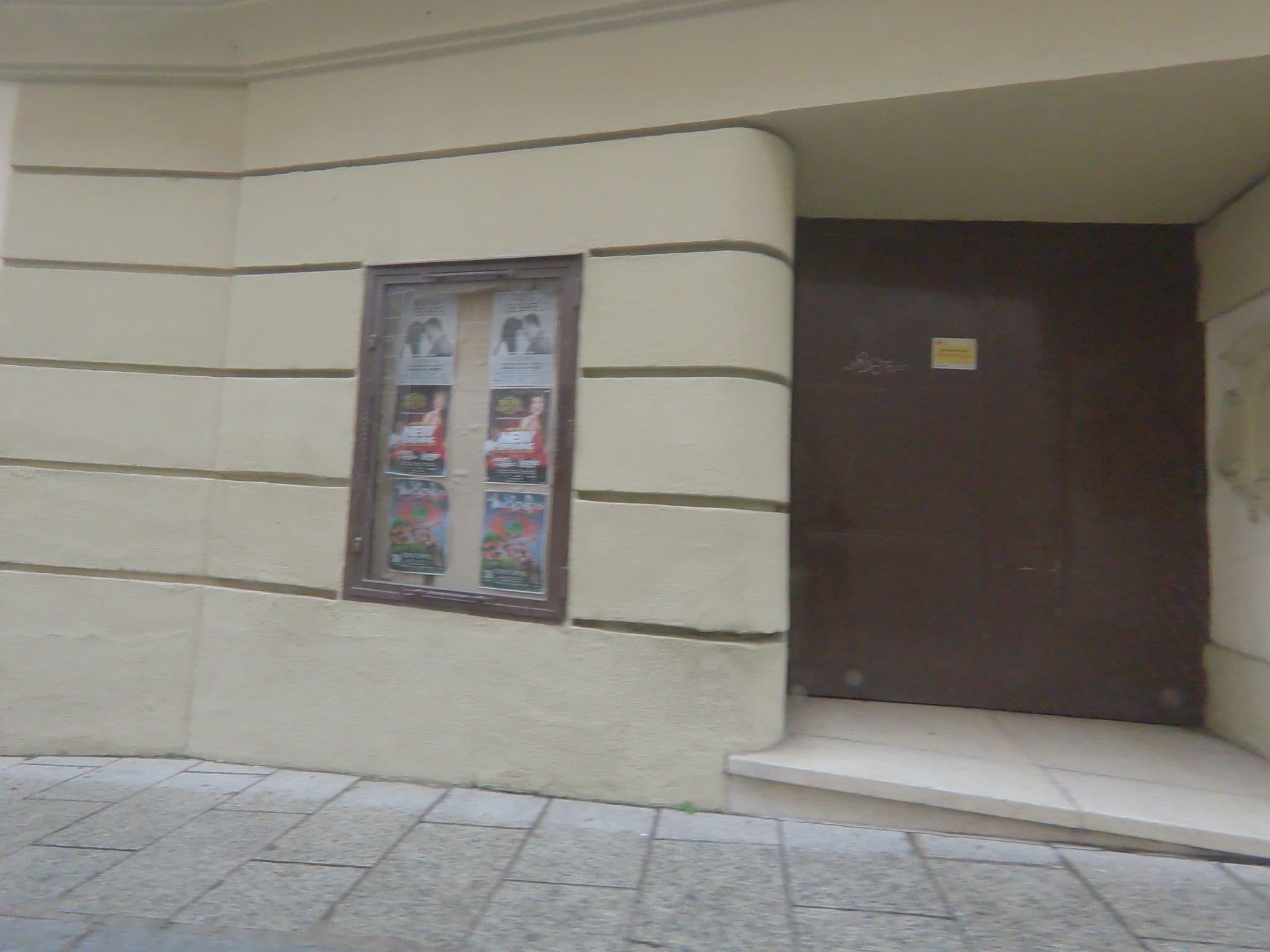 Street view near Alojamiento ENCANTO - Apartamentos Turísticos Caceres, Cáceres — © sanjorgepinho (CC BY-SA · Mapillary)