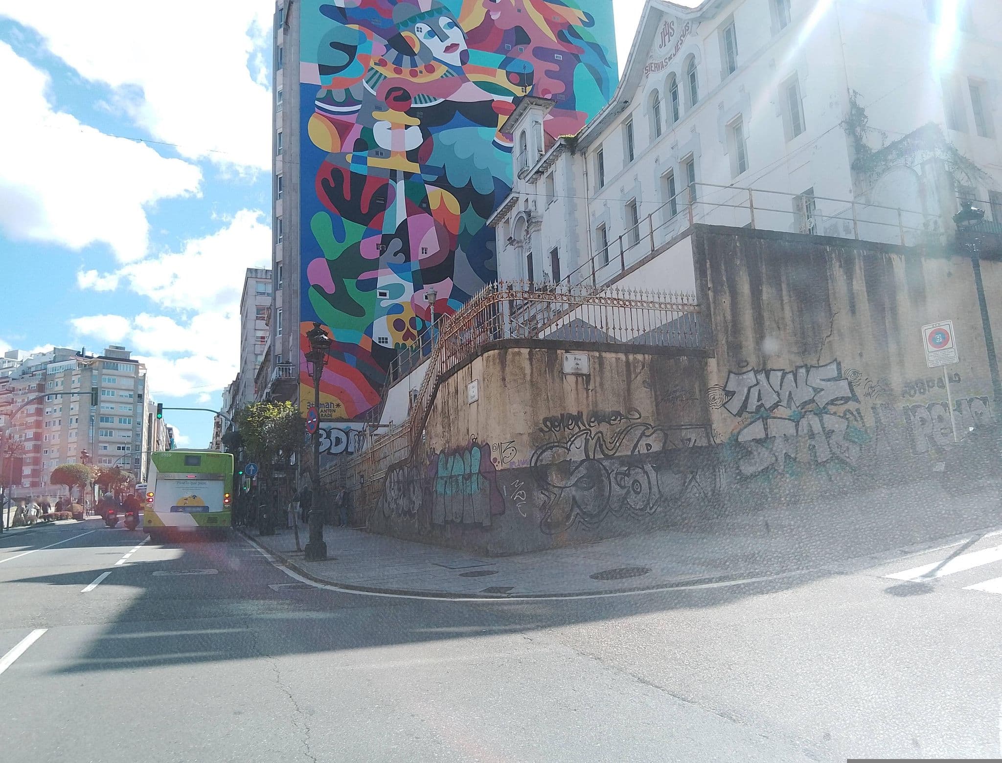 Street view near Hotel Arias, Vigo — © EAPI (CC BY-SA · Mapillary)