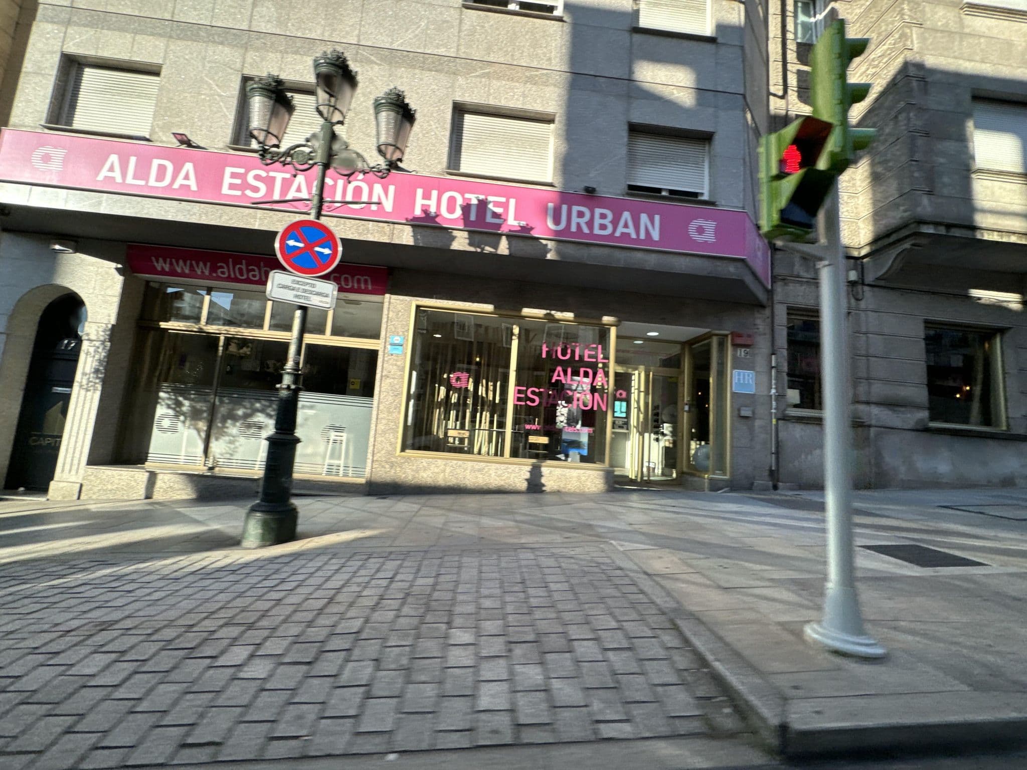 Street view near Hotel Recamar, Vigo — © filipb (CC BY-SA · Mapillary)