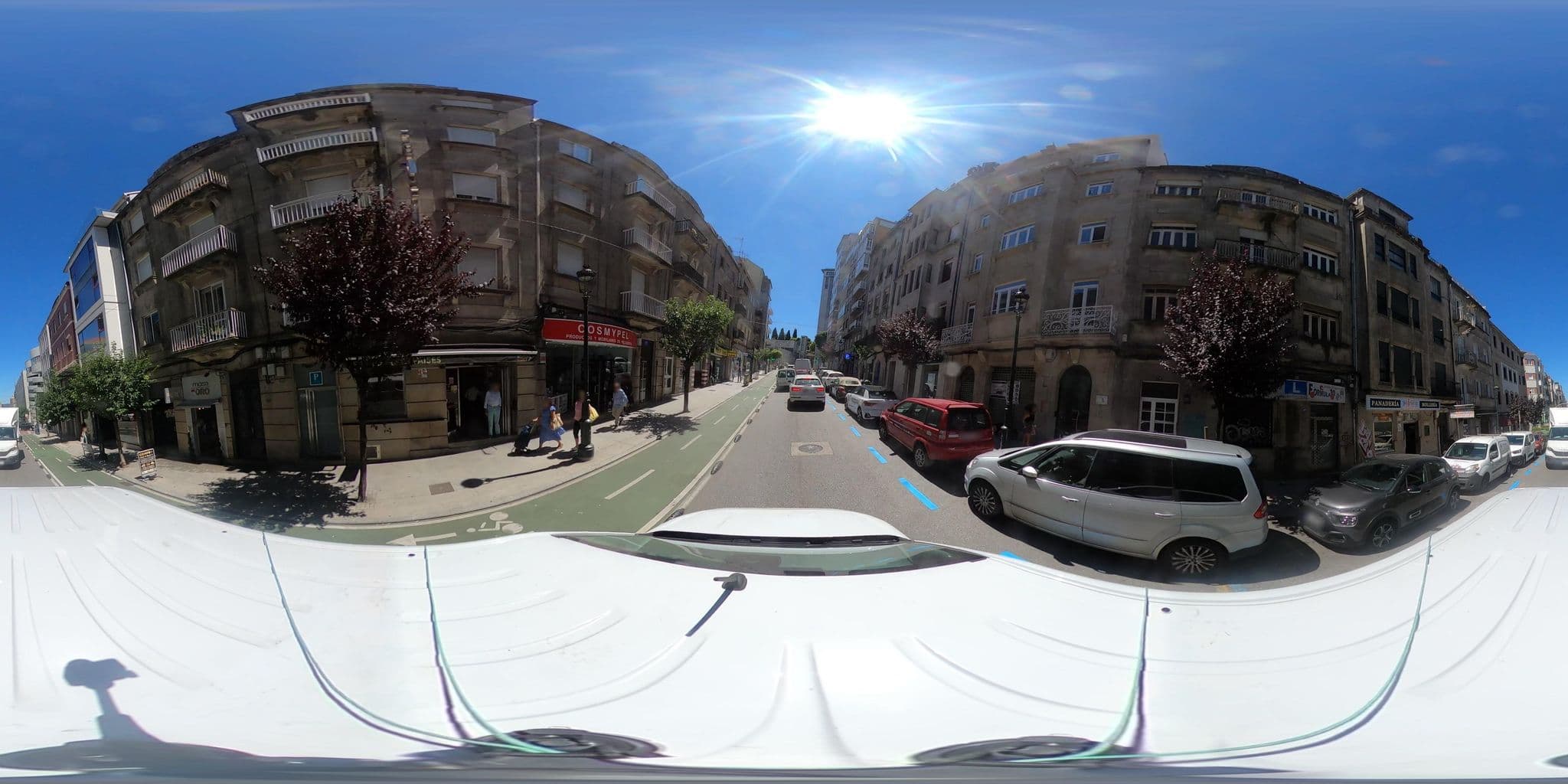 Street view near Hostal Los Tres Países, Vigo — © EAPI (CC BY-SA · Mapillary)
