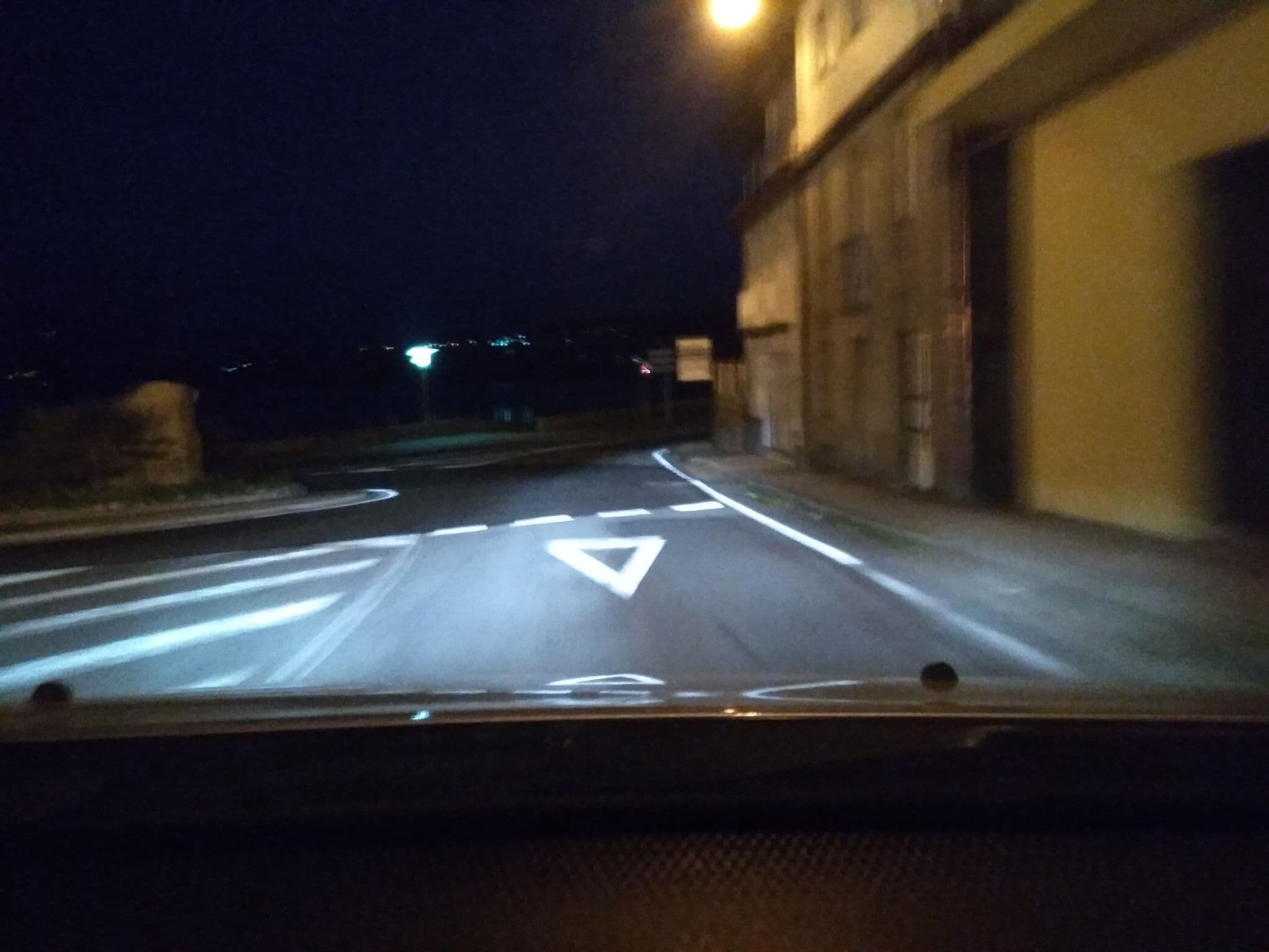 Street view near casa praia de rinlo, Rianxo — © cafeconleche (CC BY-SA · Mapillary)