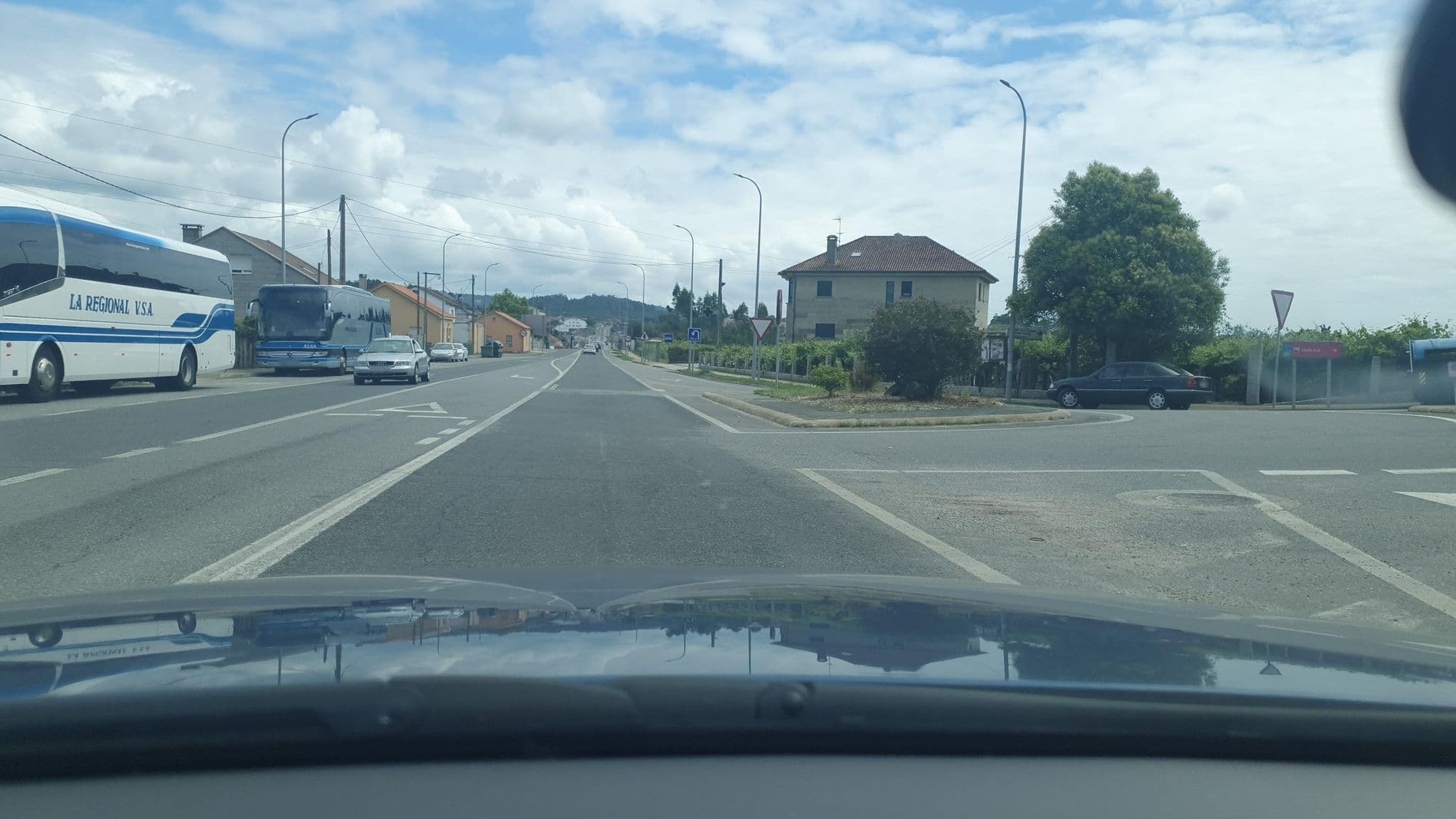 Street view near Hotel Cruceiro, Cambados — © pablolampon (CC BY-SA · Mapillary)