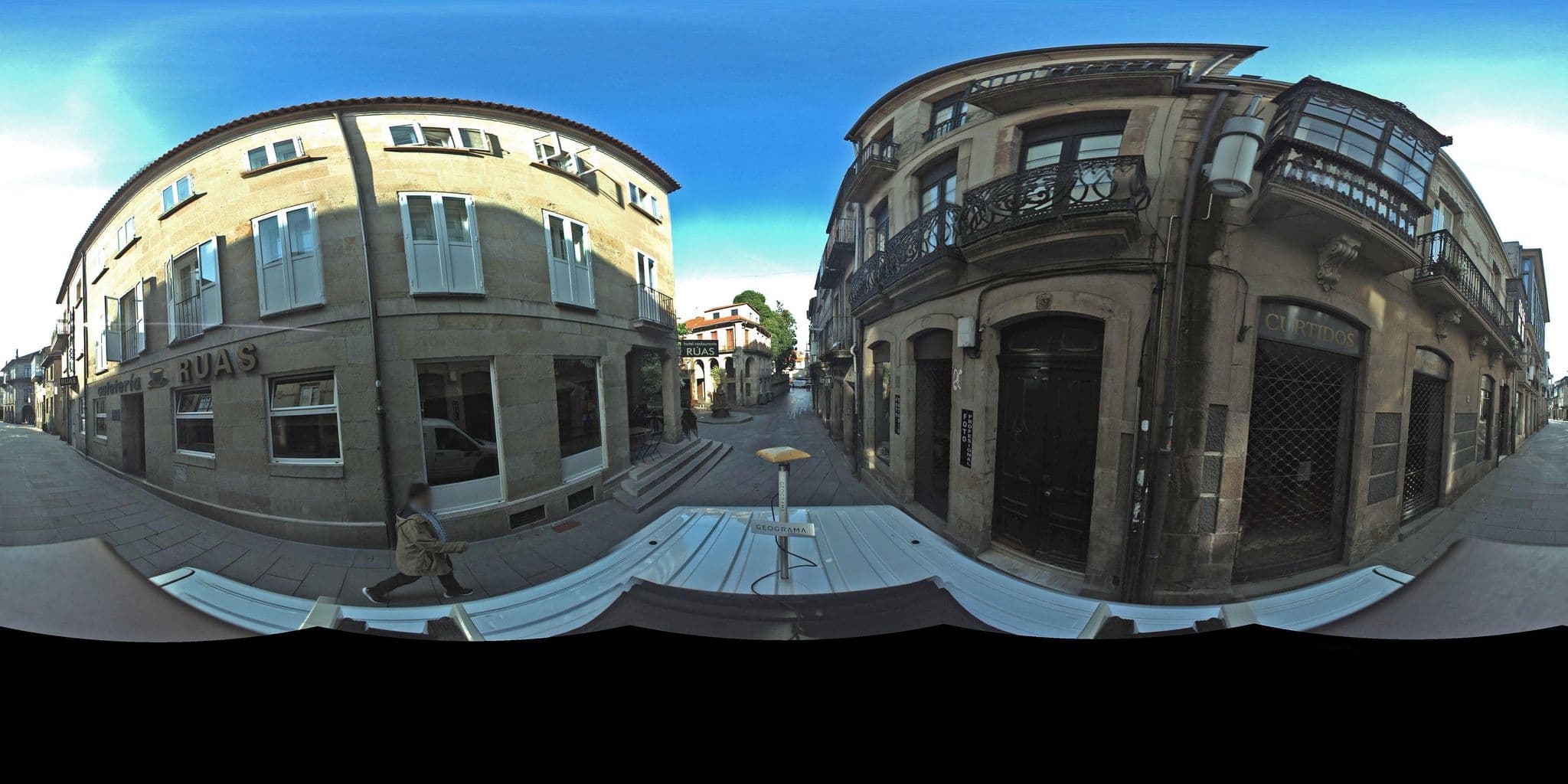 Street view near Hotel Rúas Pontevedra, Pontevedra — © sgonzalezd (CC BY-SA · Mapillary)
