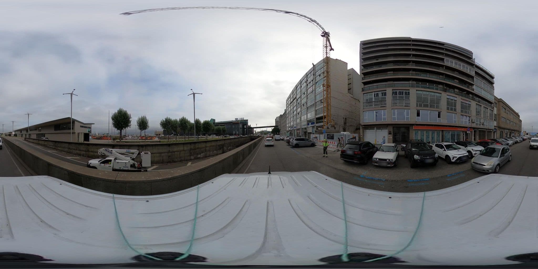 Street view near Hotel Bahia de Vigo, Vigo — © EAPI (CC BY-SA · Mapillary)