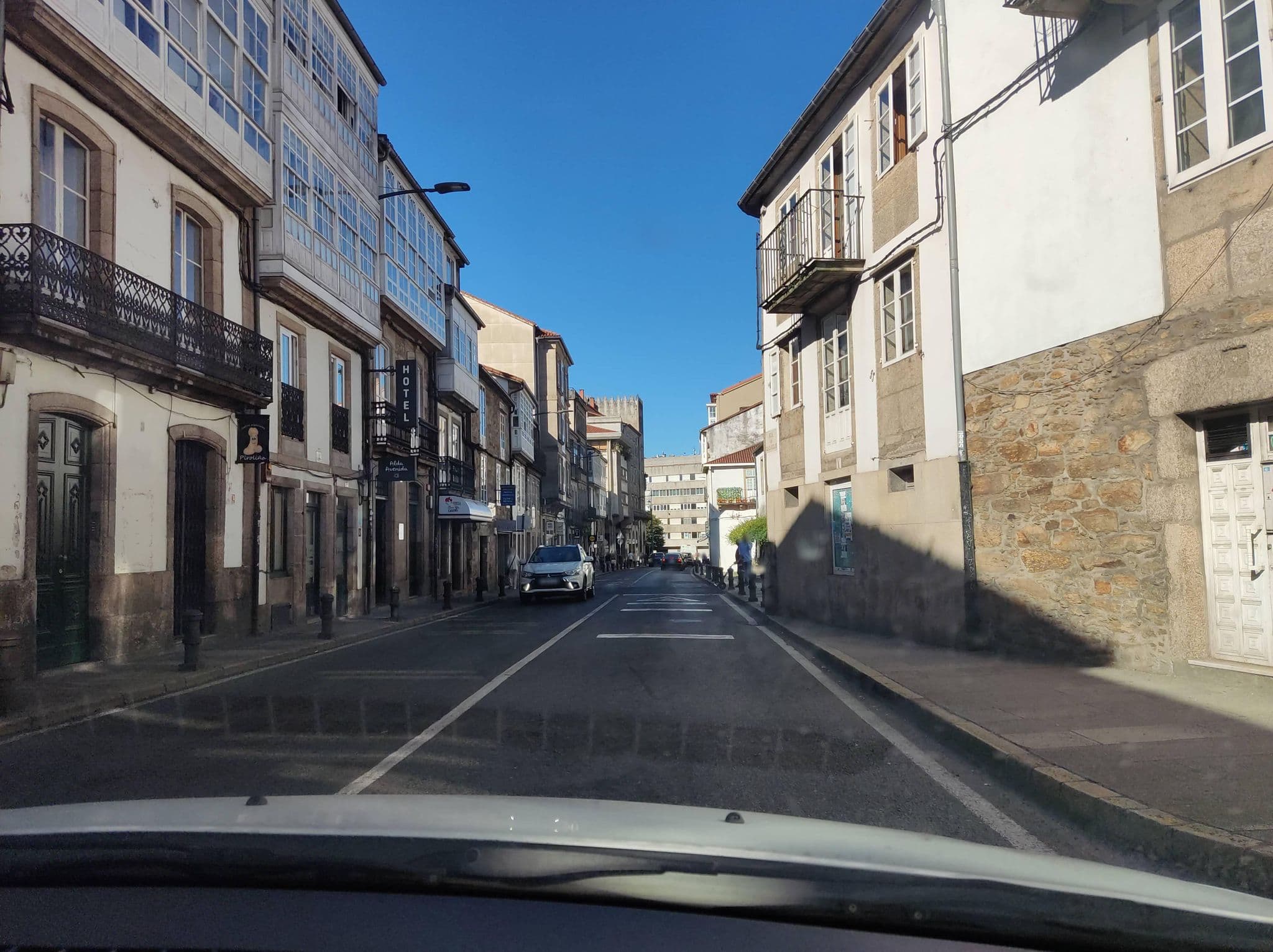 Street view near Pension Triskele, Santiago de Compostela — © mCalle (CC BY-SA · Mapillary)