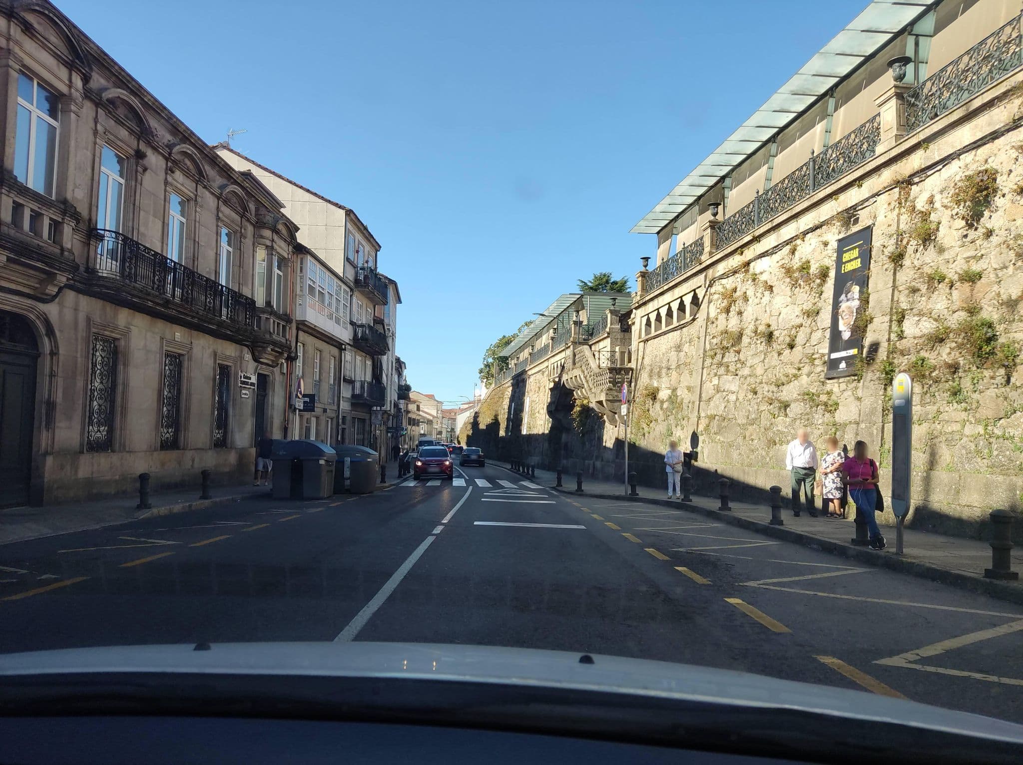 Street view near Pensión O Xardin de Julia, Santiago de Compostela — © mCalle (CC BY-SA · Mapillary)