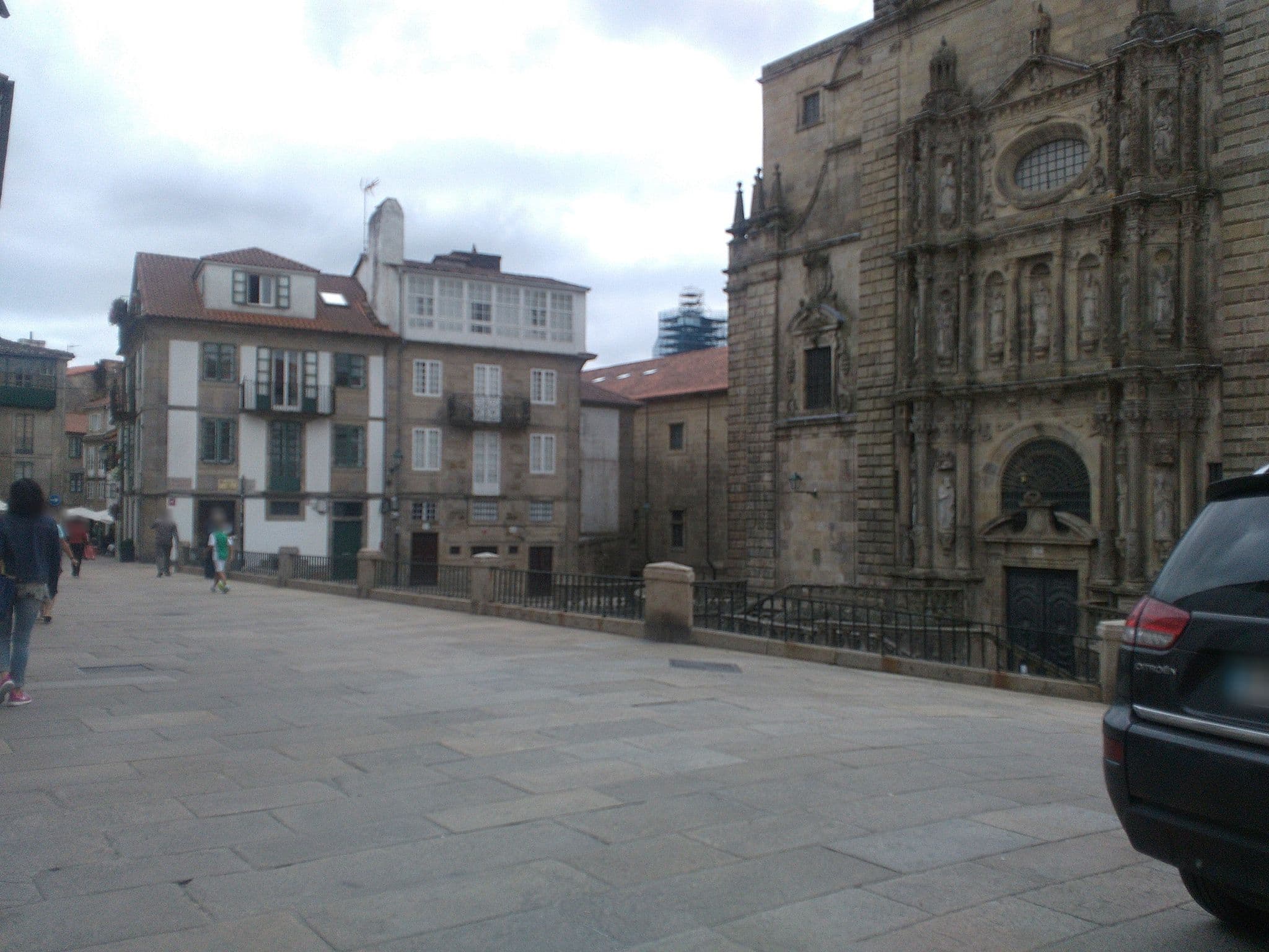 Street view near Pensión Da Estrela, Santiago de Compostela — © robertogeb (CC BY-SA · Mapillary)