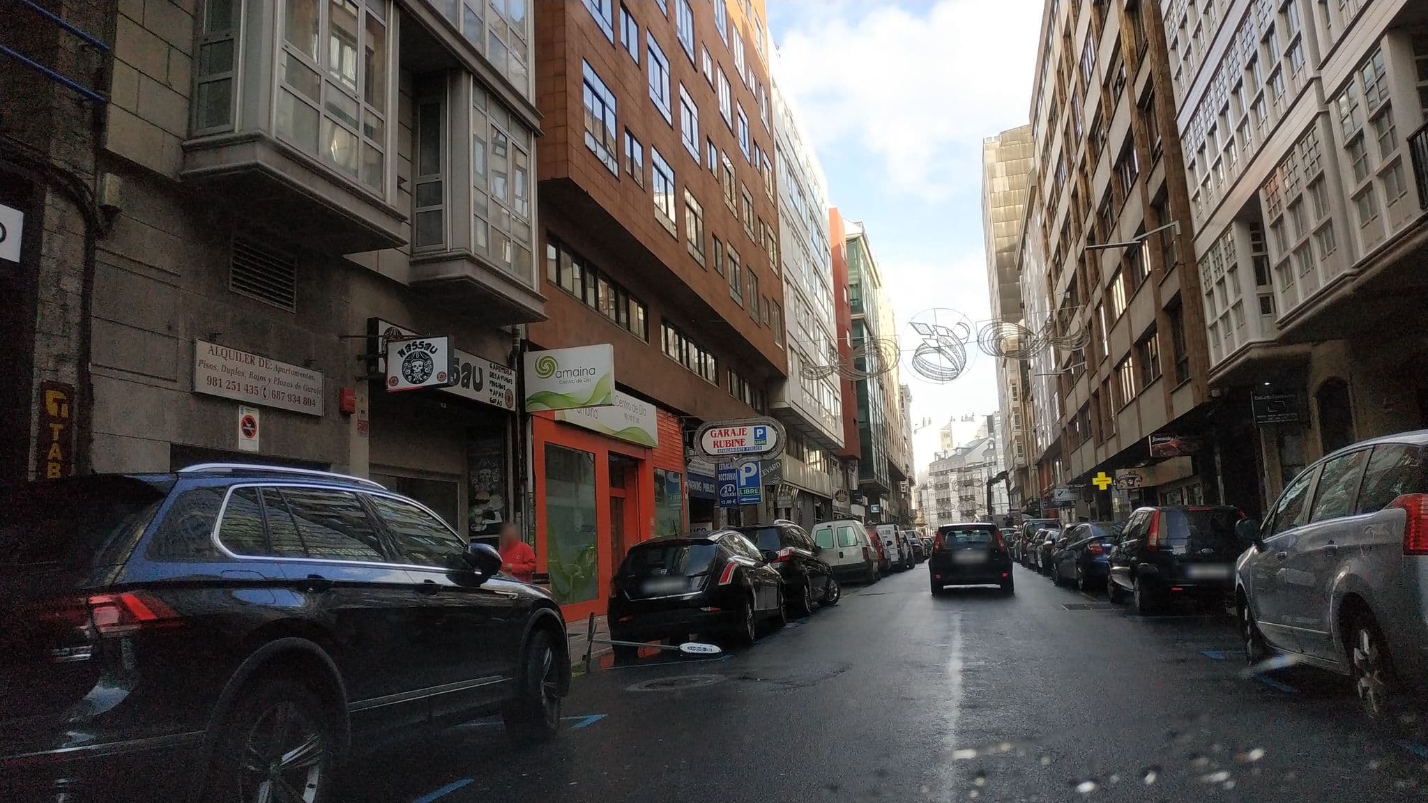 Street view near Servicios Asistenciales Riazor, A Coruña — © iago (CC BY-SA · Mapillary)