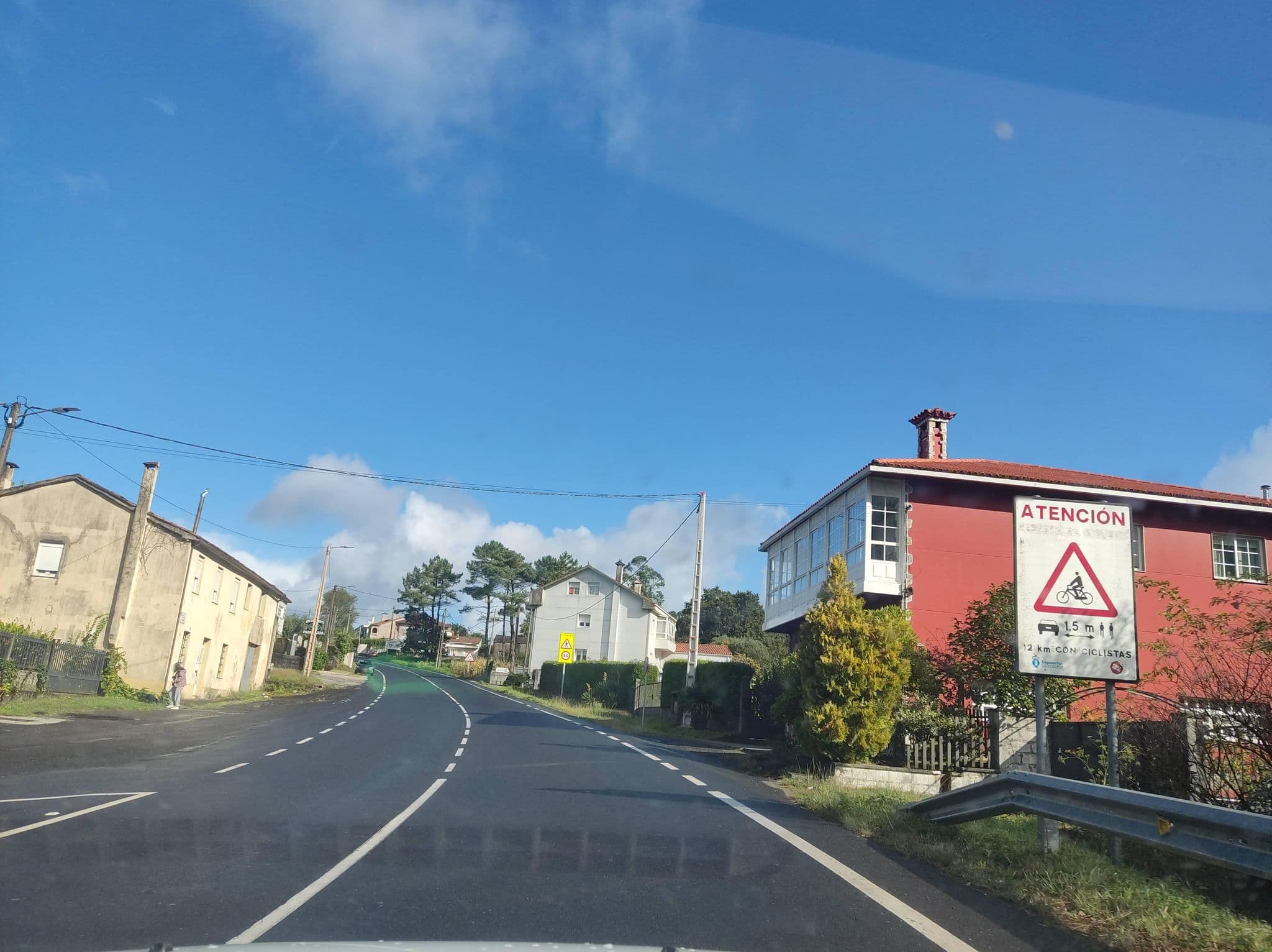 Street view near Casa Río Sarela, Santiago de Compostela — © mCalle (CC BY-SA · Mapillary)