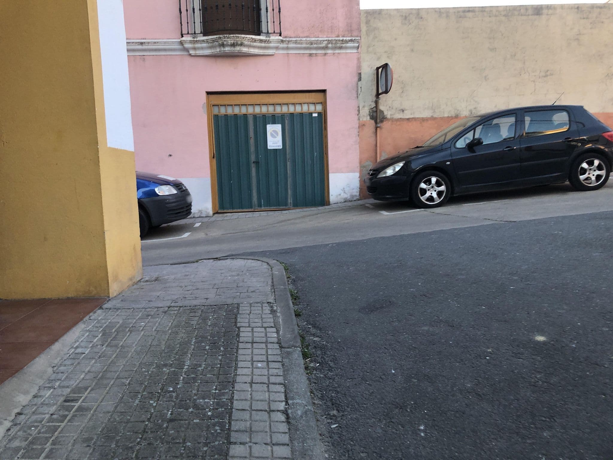 Street view near Hotel Cañada Real, Malpartida de Plasencia — © cjimenezt (CC BY-SA · Mapillary)