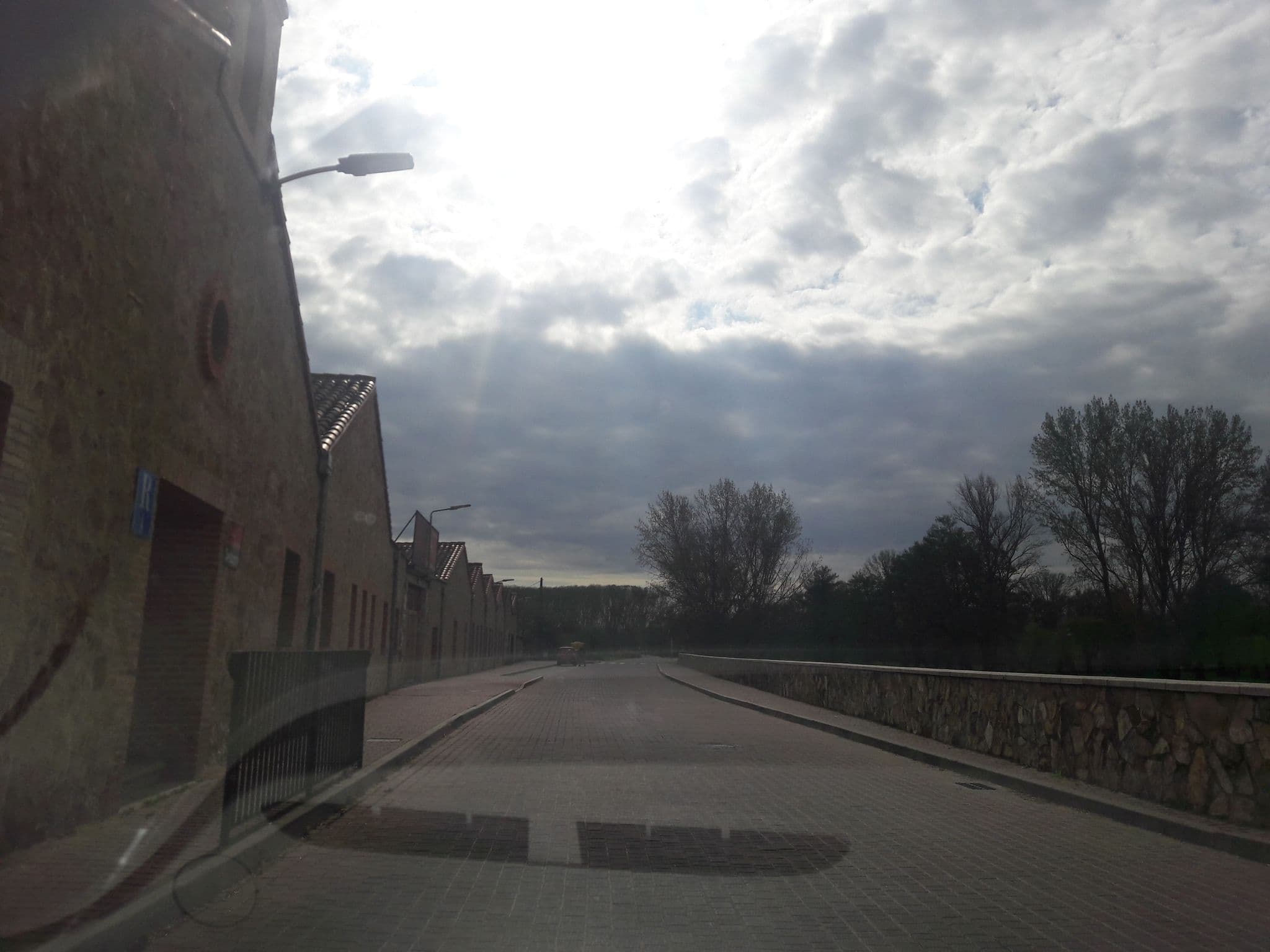 Street view near Albergue La Concha, Ciudad Rodrigo — © civitas (CC BY-SA · Mapillary)