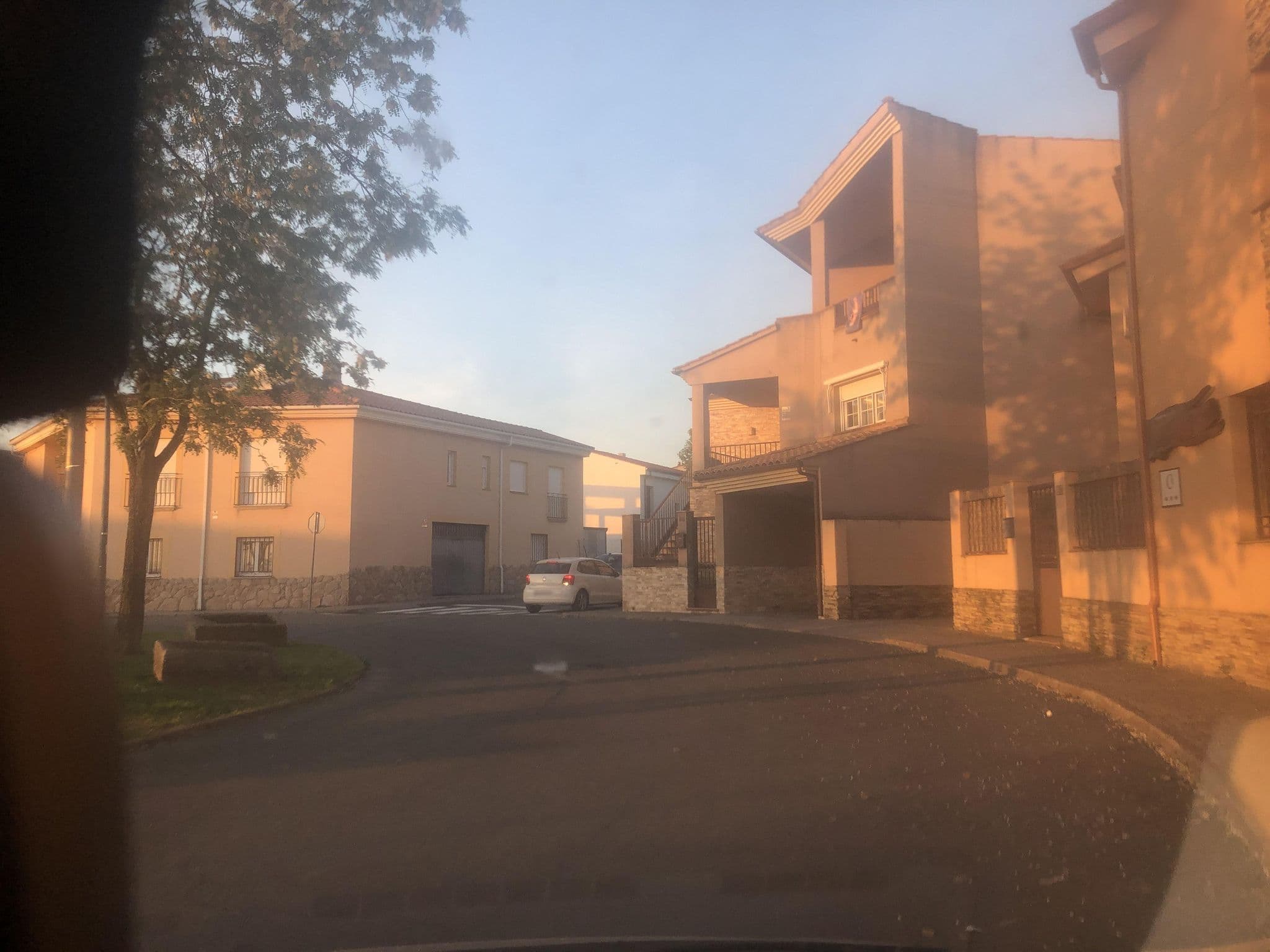 Street view near CASA RURAL LAS ERAS, Malpartida de Plasencia — © cjimenezt (CC BY-SA · Mapillary)