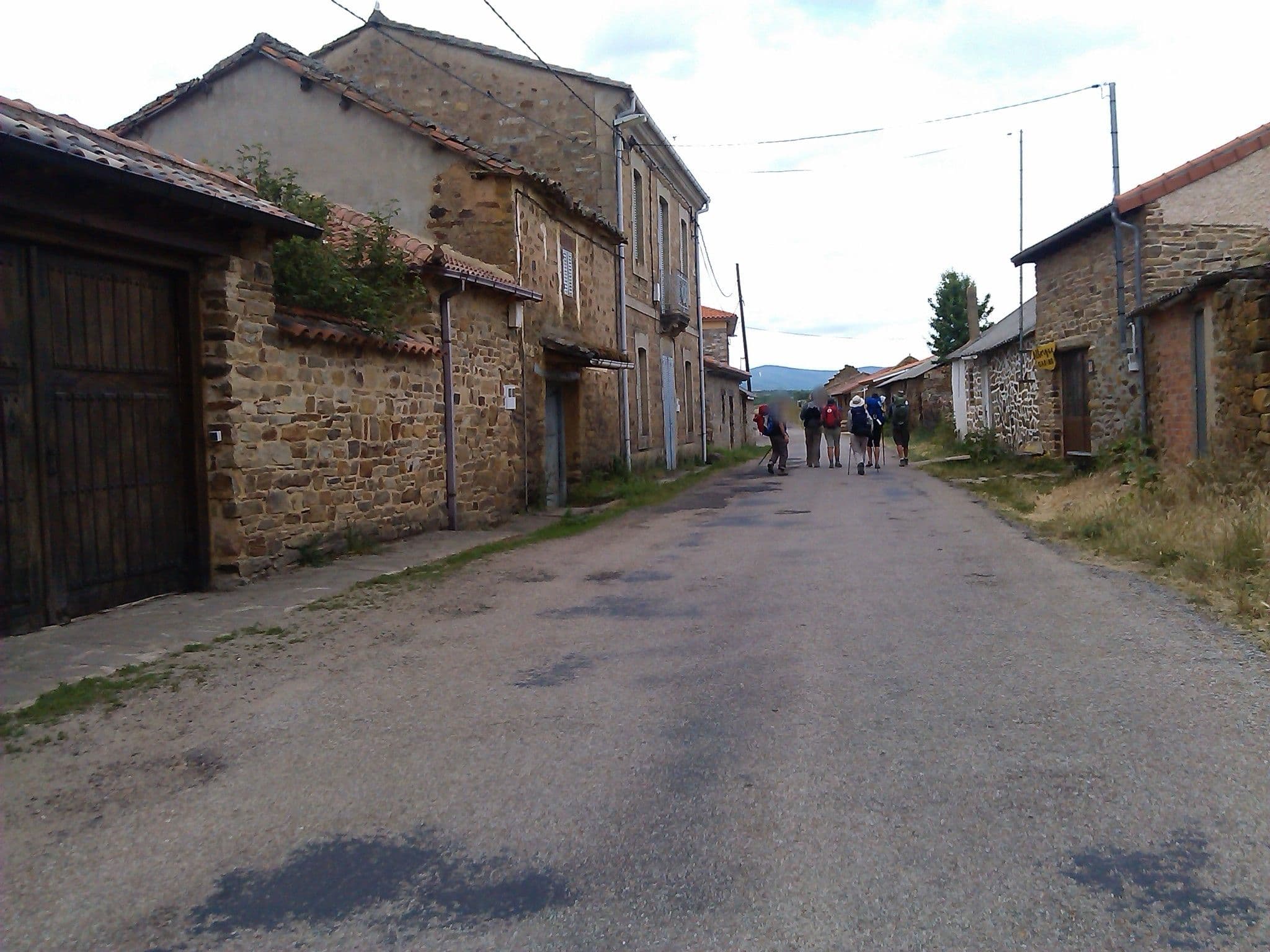 Street view near El Ganso Albergue Gabino, Astorga — © changchun1 (CC BY-SA · Mapillary)
