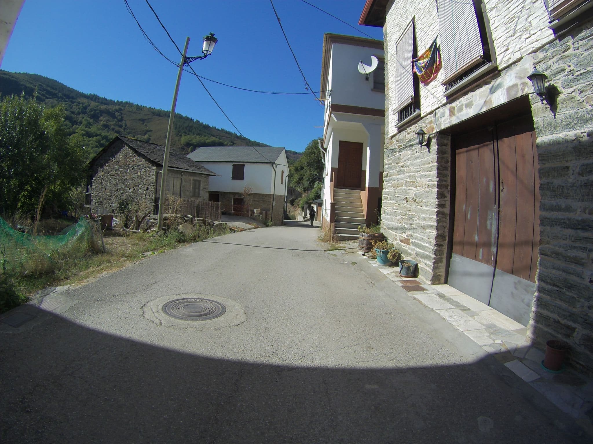 Street view near Albergue Comunidad Pereje, Villafranca del Bierzo — © camperxr (CC BY-SA · Mapillary)