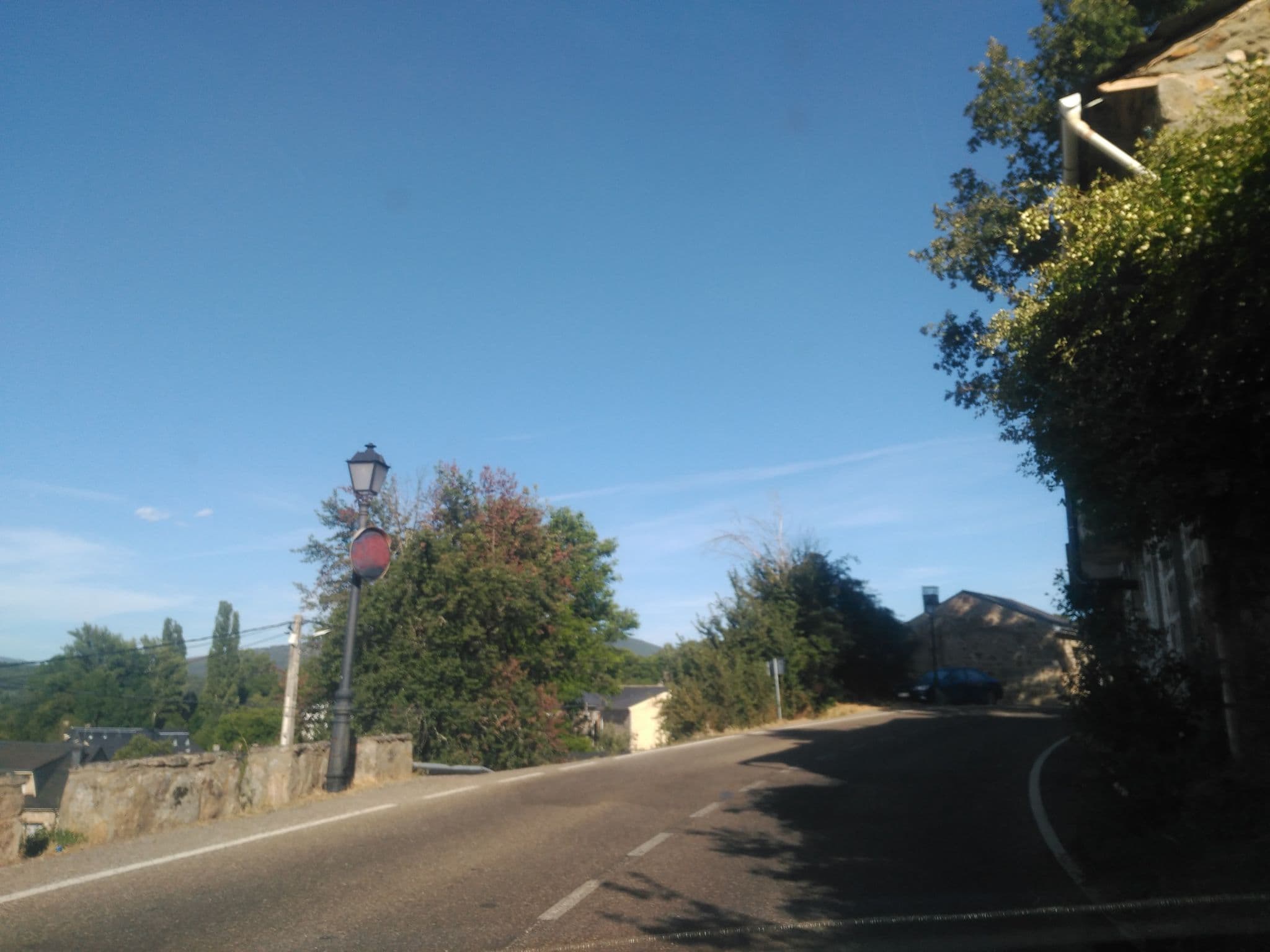 Street view near Cabañas El Ruso, Galende — © sanchi (CC BY-SA · Mapillary)