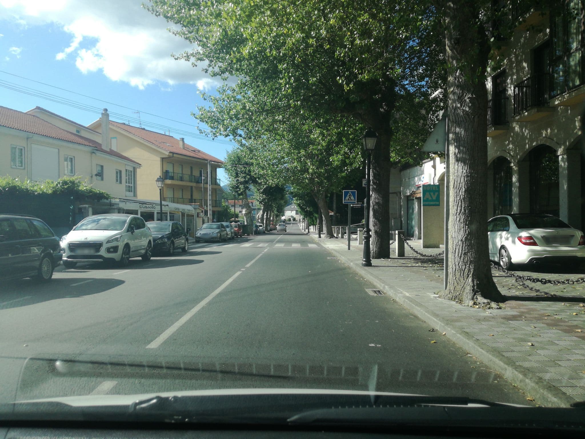Street view near Hotel AV Apartamentos, Entrimo — © cyberlima (CC BY-SA · Mapillary)