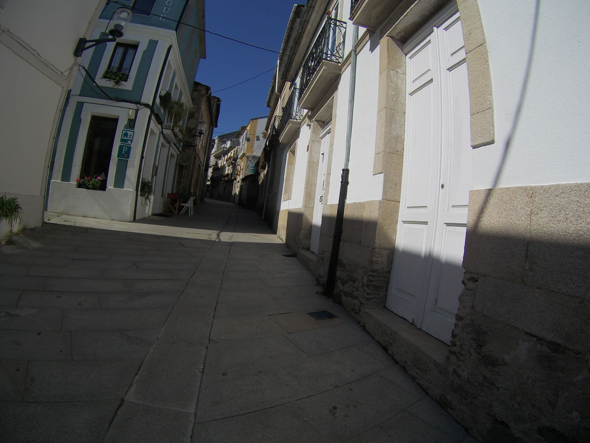 Street view near Albergue Cafetería Casino, Samos — © camperxr (CC BY-SA · Mapillary)