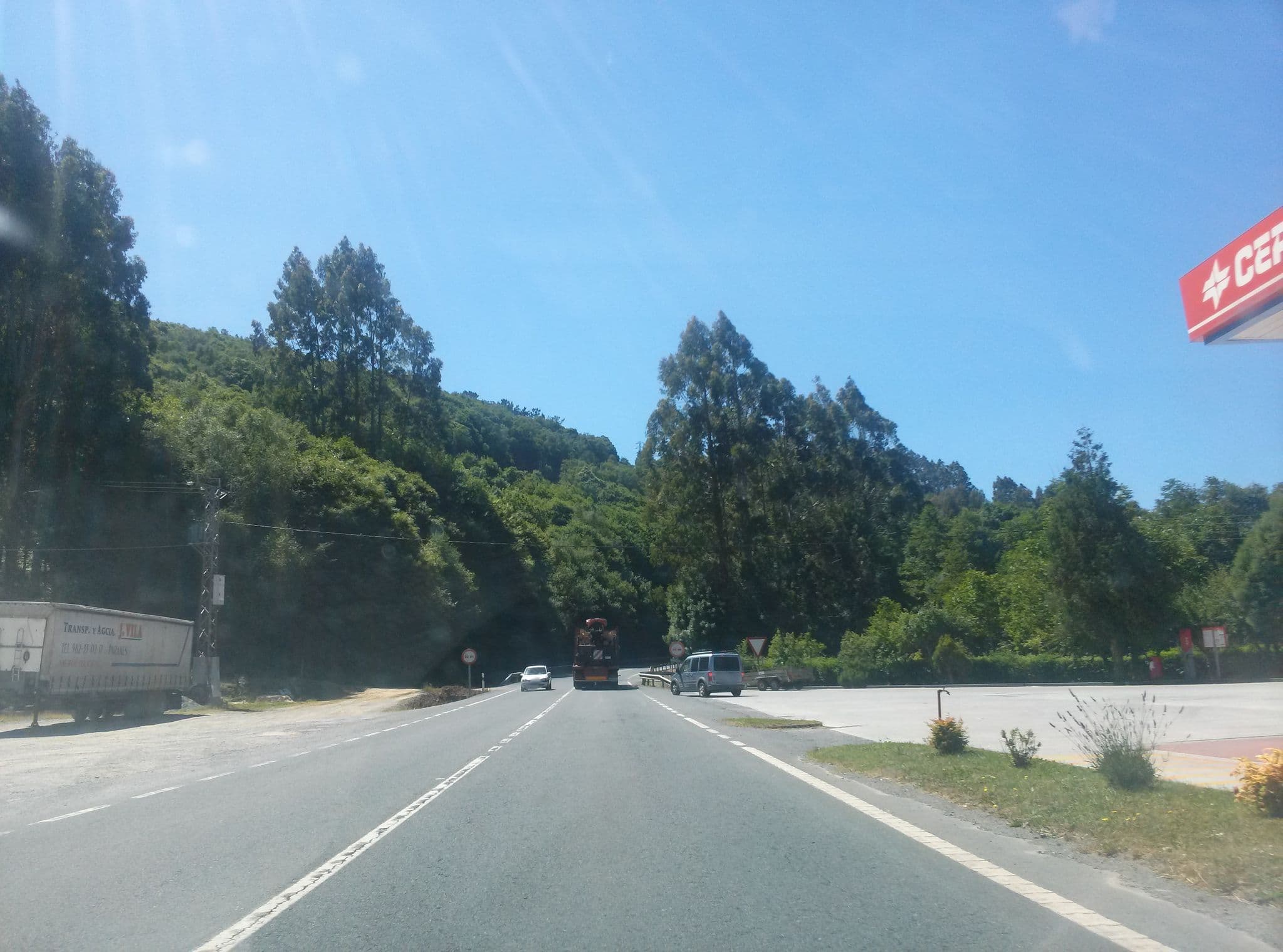 Street view near Hostal Monterredondo, Meira — © gaptpro (CC BY-SA · Mapillary)
