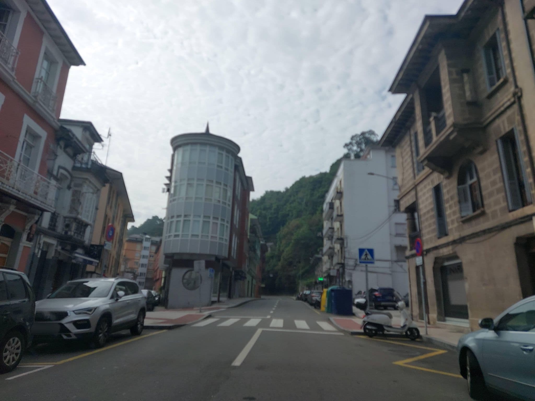 Street view near Hotel Dabeleria, Navia — © 5rmft (CC BY-SA · Mapillary)