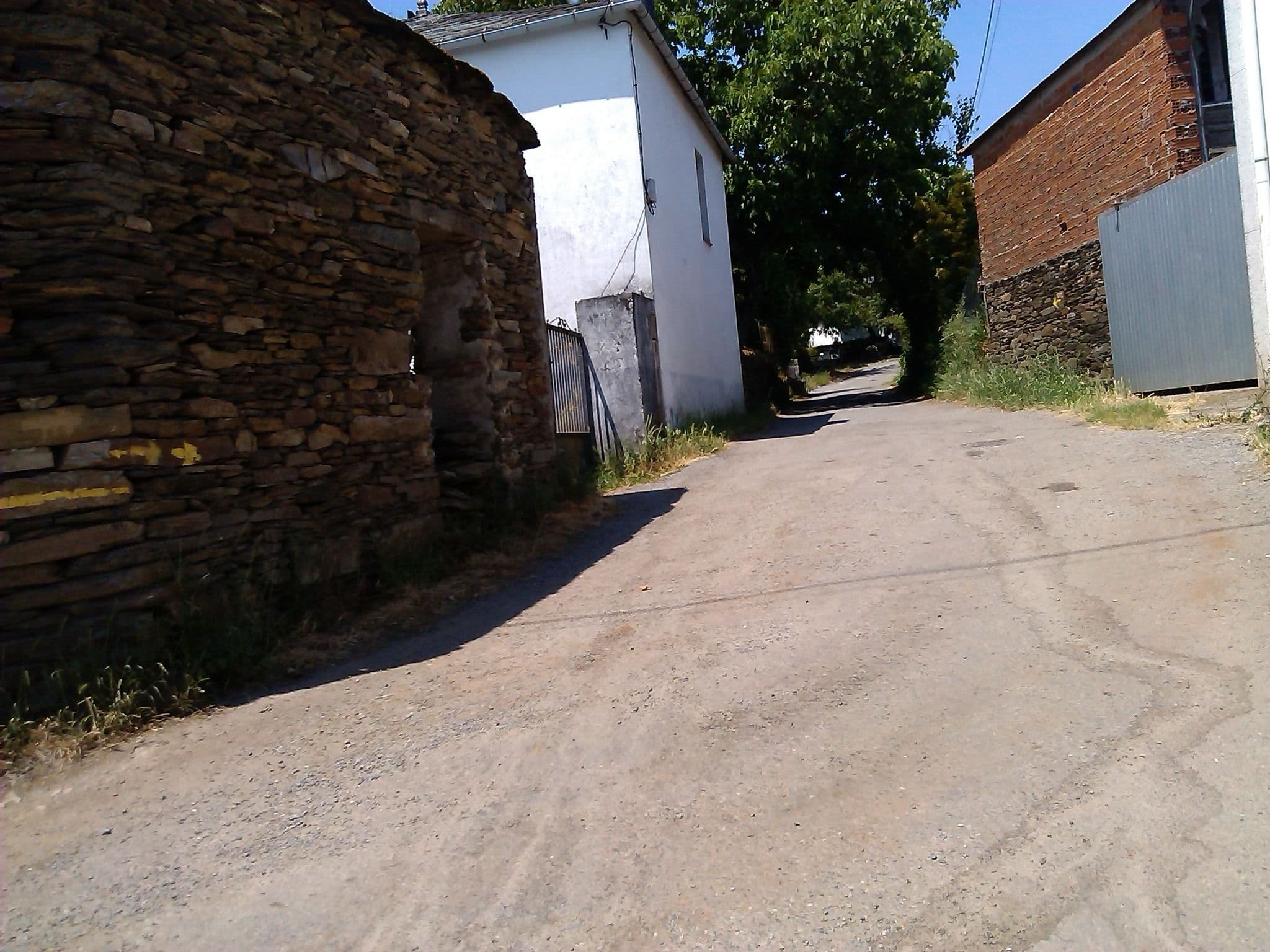 Street view near Casa Perdigueira, Ourol — © changchun1 (CC BY-SA · Mapillary)