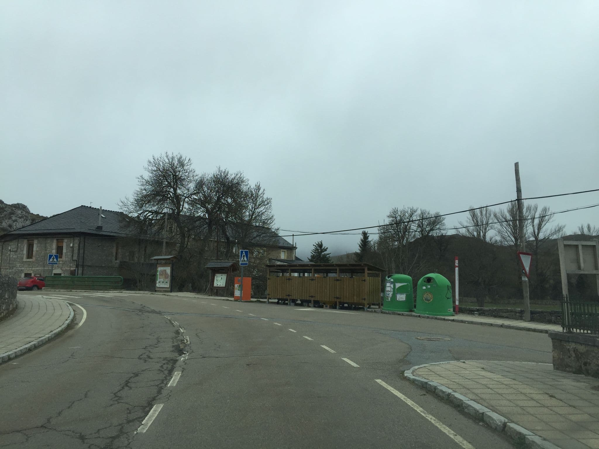 Street view near Villafeliz de Babia, Bárzana — © ptmap (CC BY-SA · Mapillary)