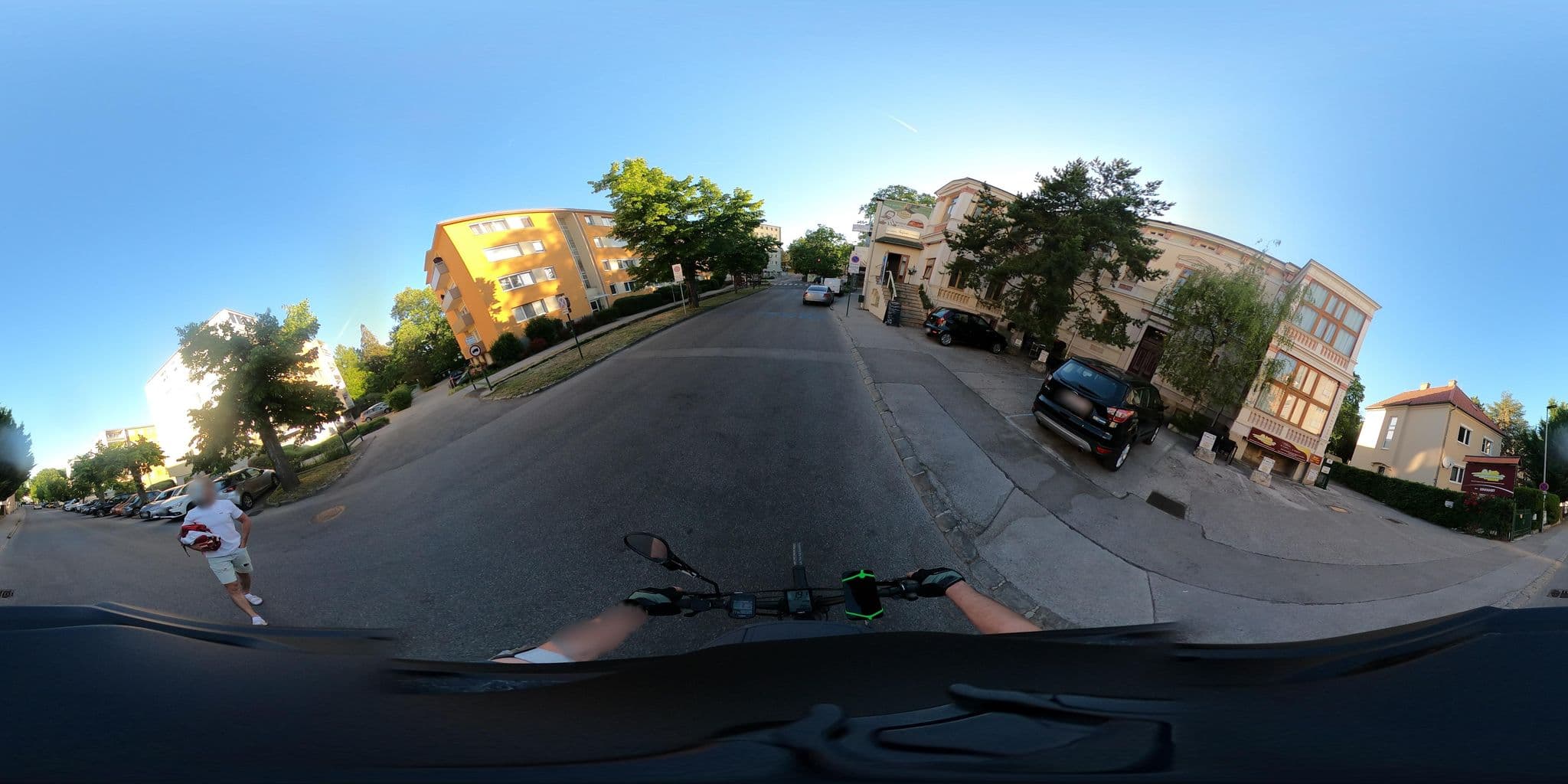 Street view near Appartementhaus Witzmann, Bad Vöslau — © di0v0n (CC BY-SA · Mapillary)