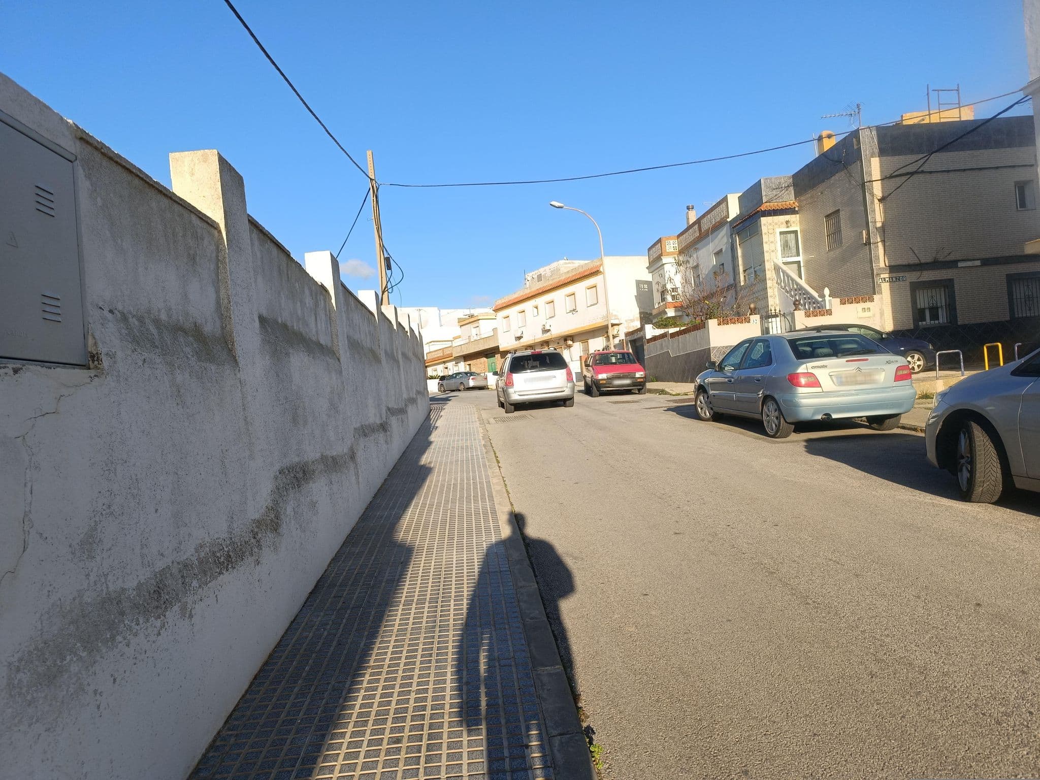 Street view near Hostal Medina, Tarifa — © Duro (CC BY-SA · Mapillary)