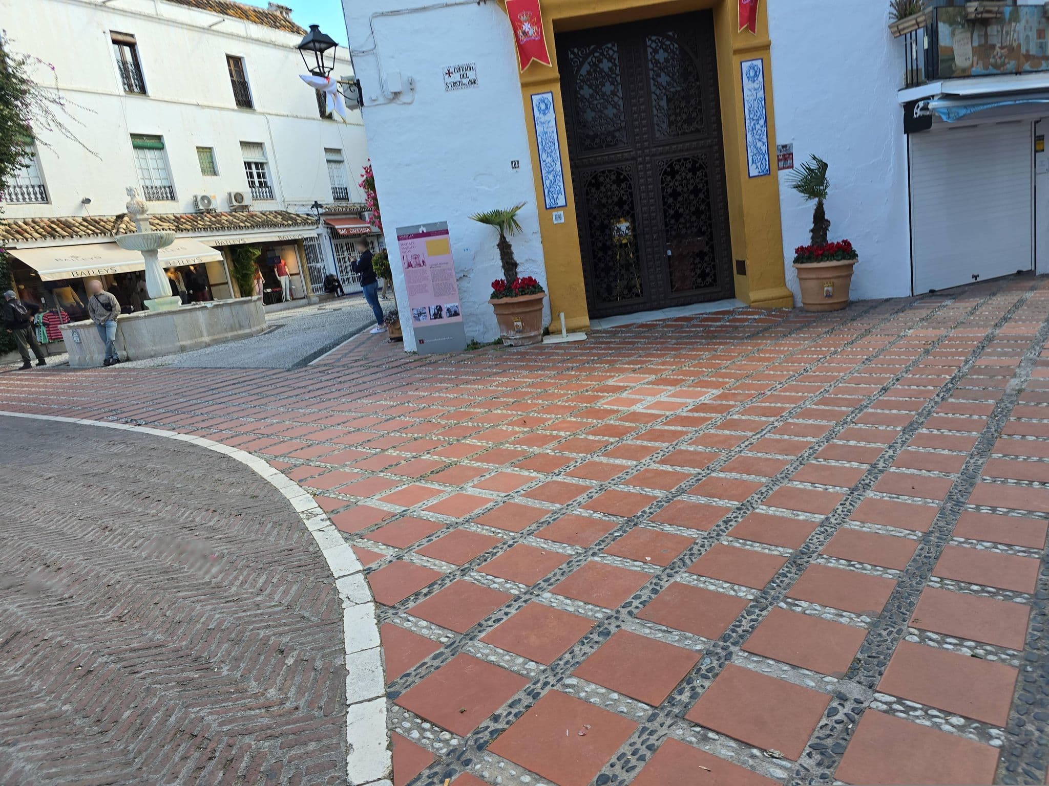 Street view near Calle Valdes Secret Terrace, Marbella — © filipc (CC BY-SA · Mapillary)