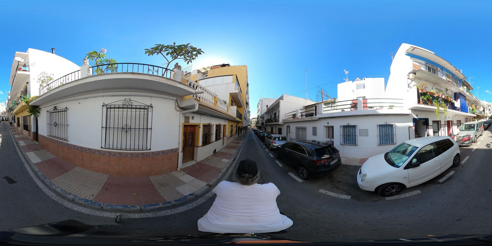 Street view near Pension Sanchez, San Pedro Alcántara — © bonhdg (CC BY-SA · Mapillary)
