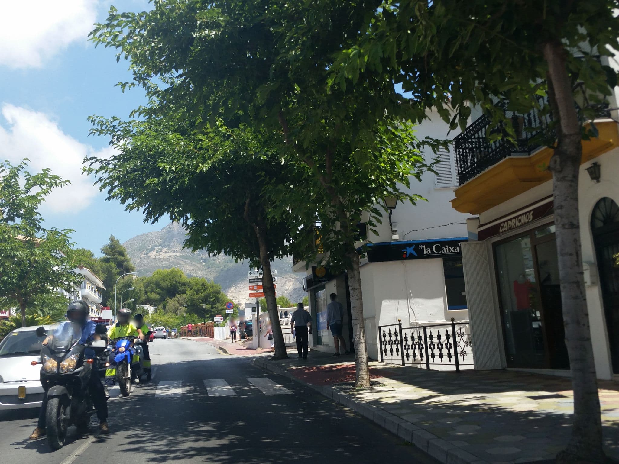 Street view near Hotel Plazoleta, Benalmádena — © jaakkoh (CC BY-SA · Mapillary)