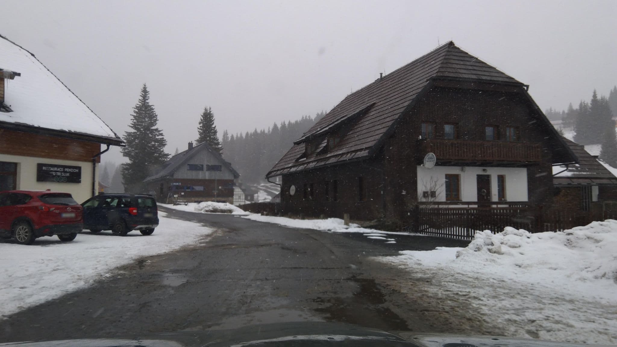 Street view near U Tří Sluk, Kašperské Hory — © vwv (CC BY-SA · Mapillary)