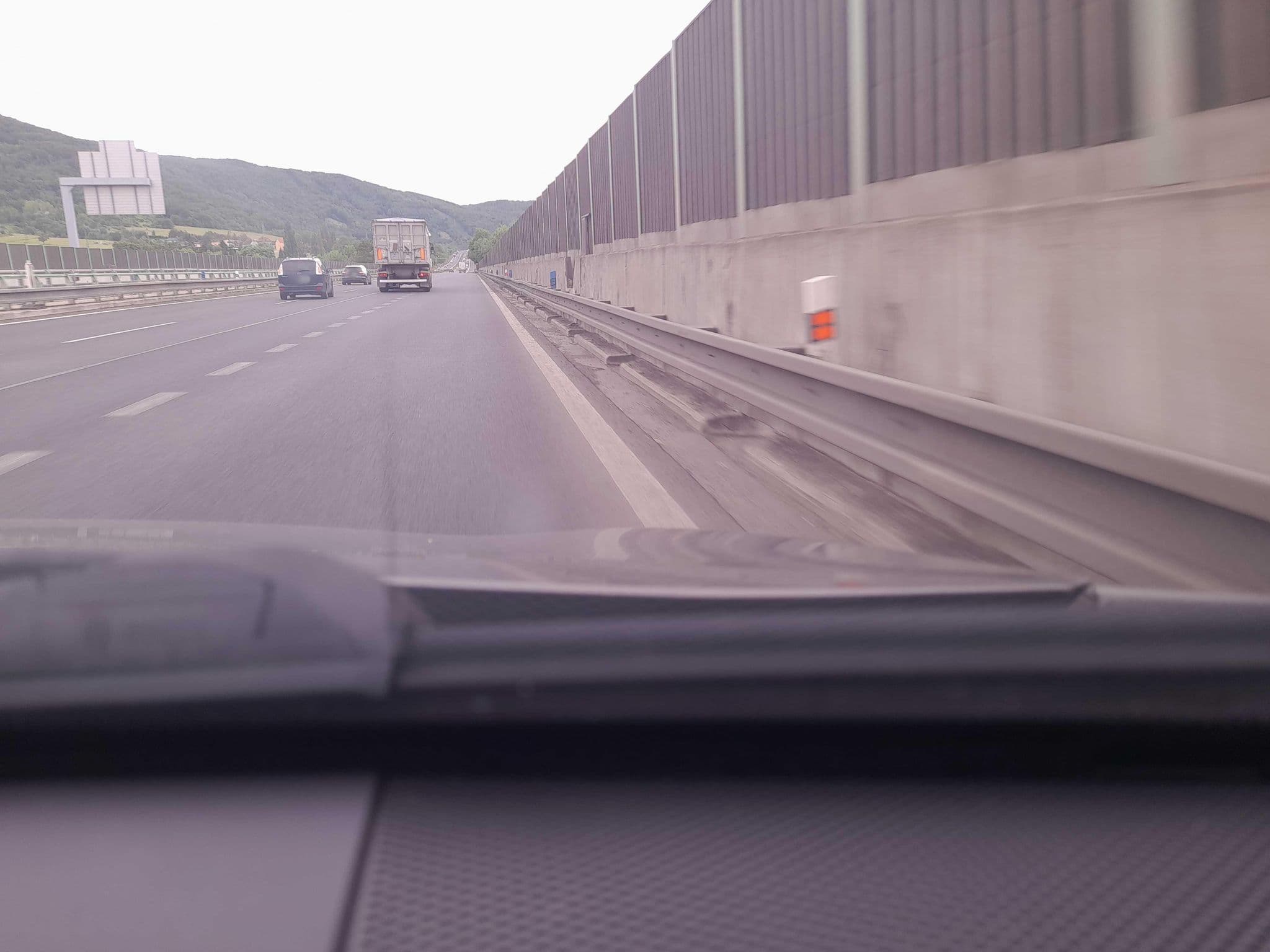 Street view near Ubytovna u Teplárny, Trmice — © samiknoov_Daniikno (CC BY-SA · Mapillary)