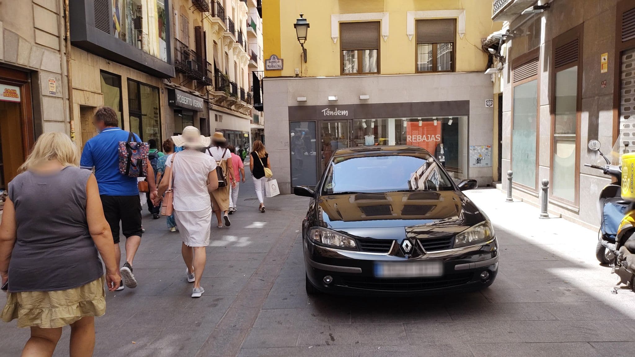 Street view near Patio De Luz, Granada — © rsandu (CC BY-SA · Mapillary)