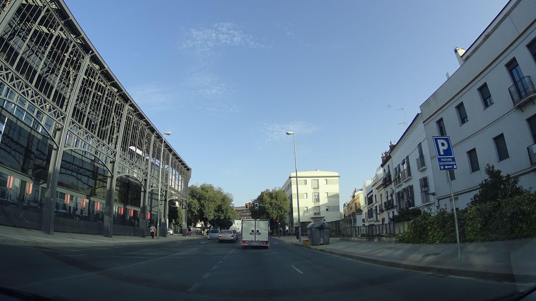 Street view near Apartamentos RG Dúplex San Bernardo, Sevilla — © robertogeb (CC BY-SA · Mapillary)