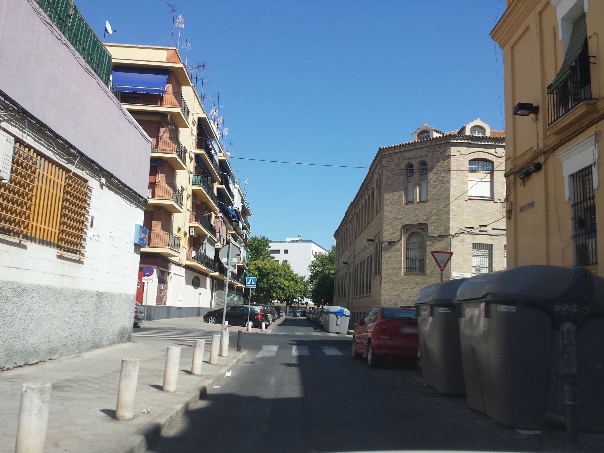 Street view near Residencia, Sevilla — © agpericot (CC BY-SA · Mapillary)