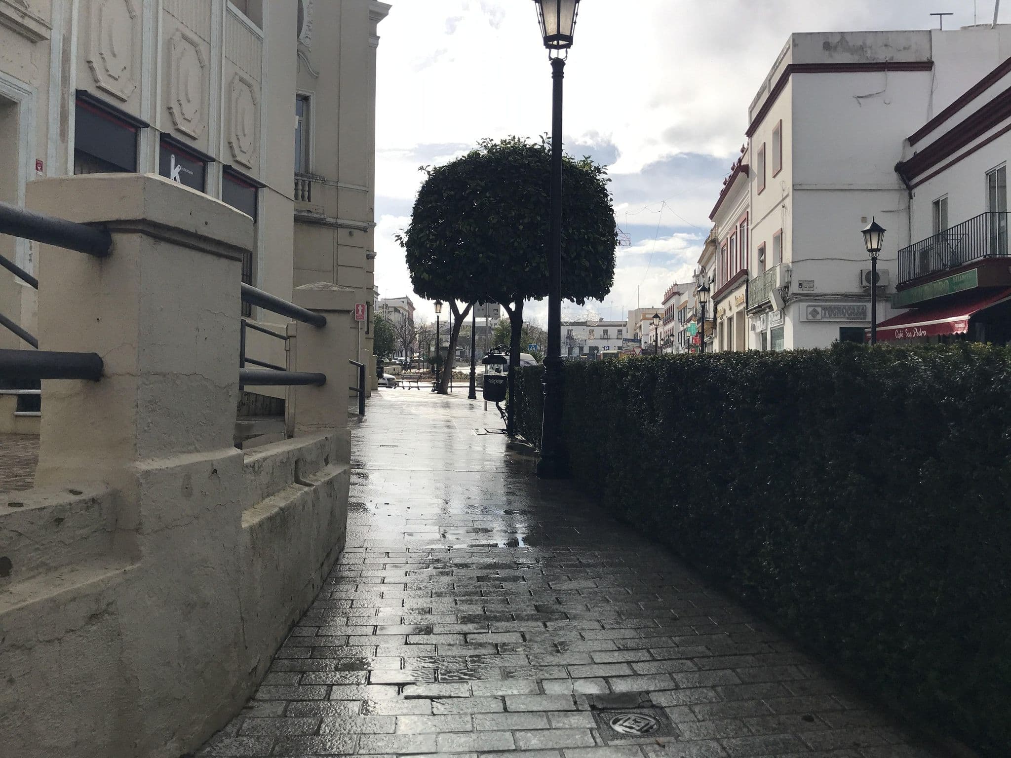Street view near Hacienda Vera Cruz, Carmona — © miguel_andrade (CC BY-SA · Mapillary)