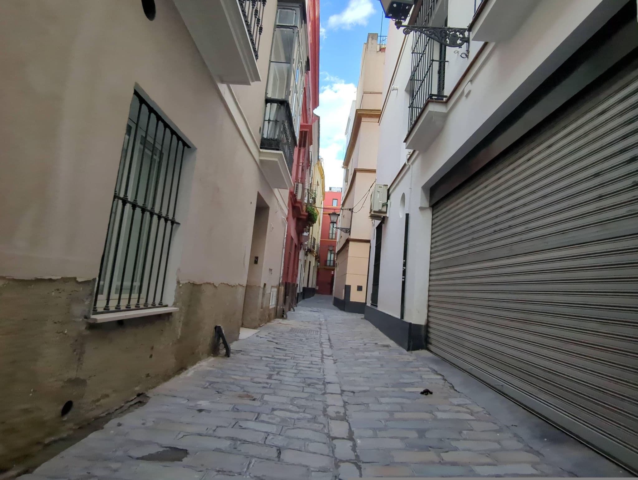 Street view near SIETE REVUELTAS  Singular Apartments, Sevilla — © miguel_andrade (CC BY-SA · Mapillary)