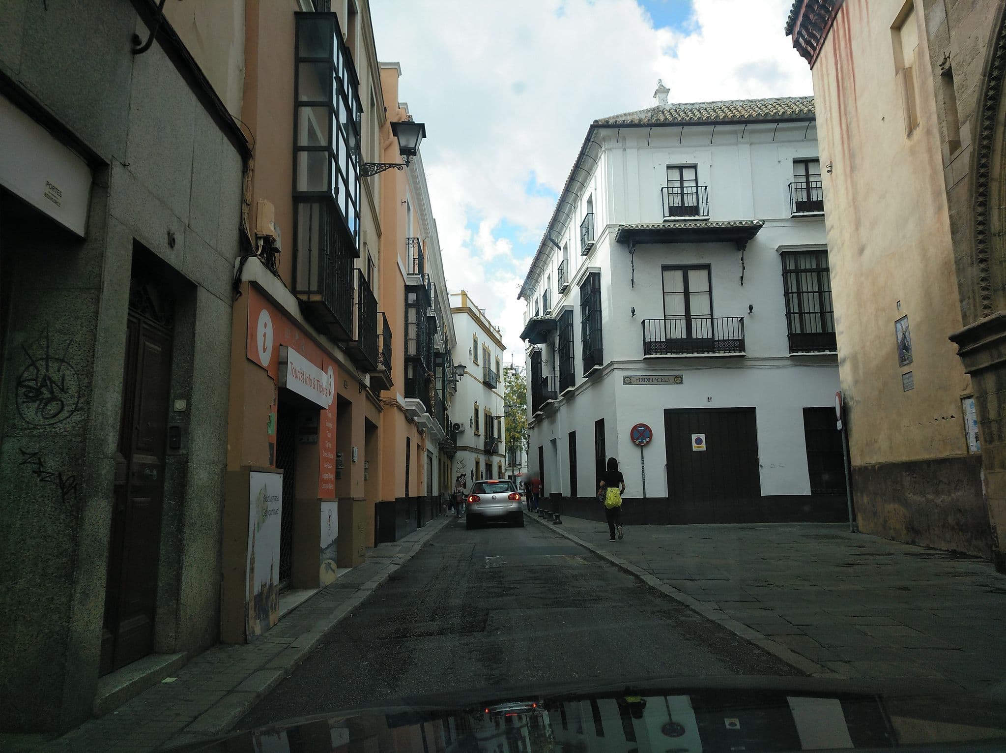 Street view near Apartamentos en Pleno Centro, Sevilla — © filohipo (CC BY-SA · Mapillary)
