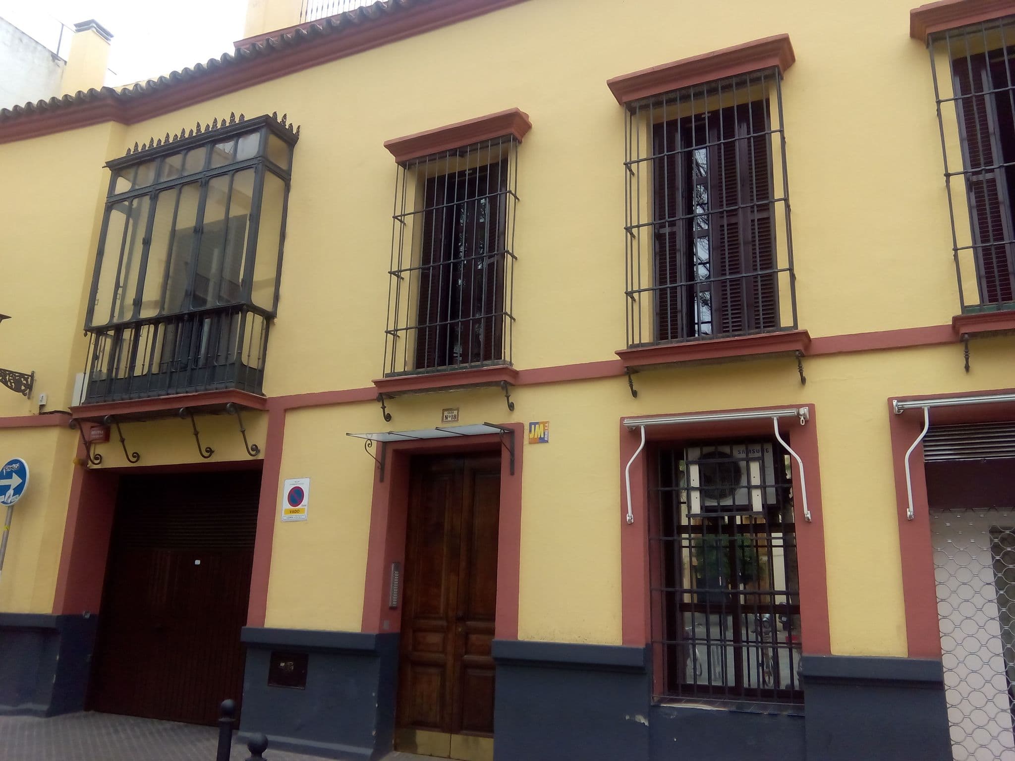 Street view near Bos*Cos Appartments, Sevilla — © anarey (CC BY-SA · Mapillary)