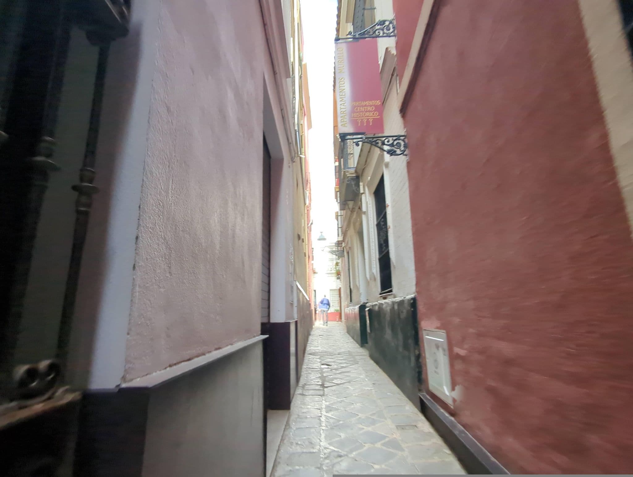Street view near Pension Bienvenido, Sevilla — © miguel_andrade (CC BY-SA · Mapillary)