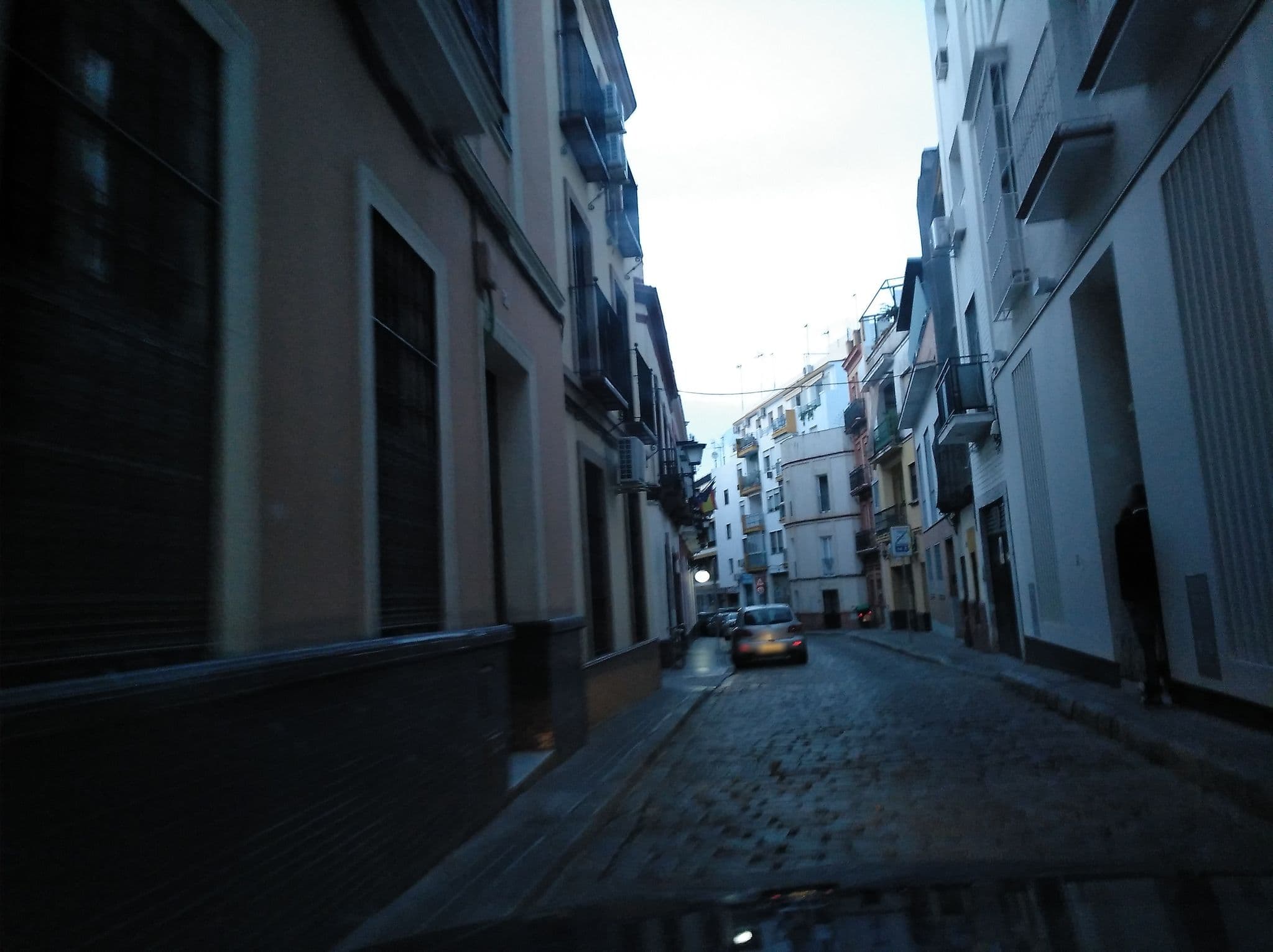Street view near Suite Burgos, Sevilla — © filohipo (CC BY-SA · Mapillary)