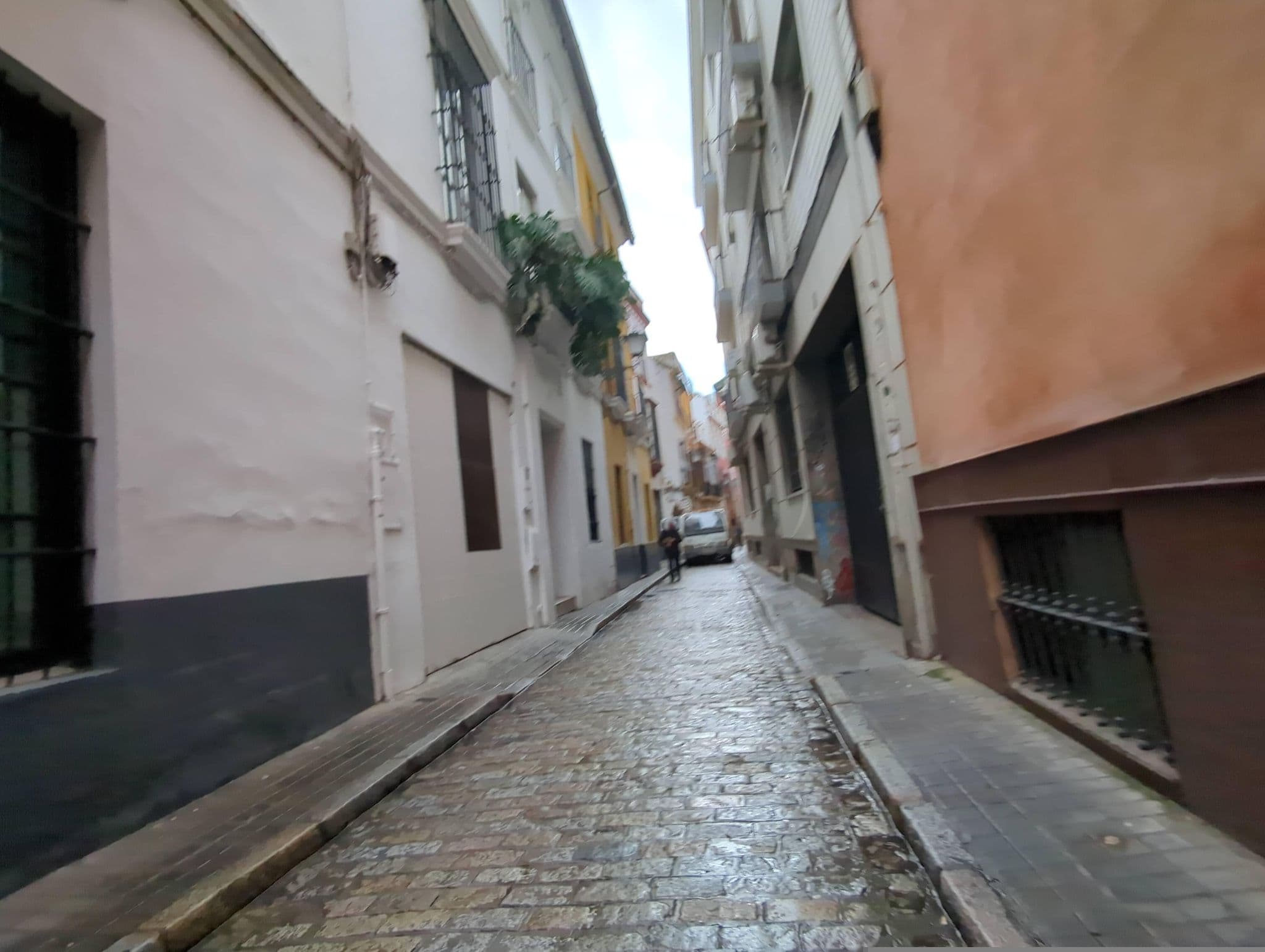 Street view near Grand Luxe Hostel, Sevilla — © miguel_andrade (CC BY-SA · Mapillary)