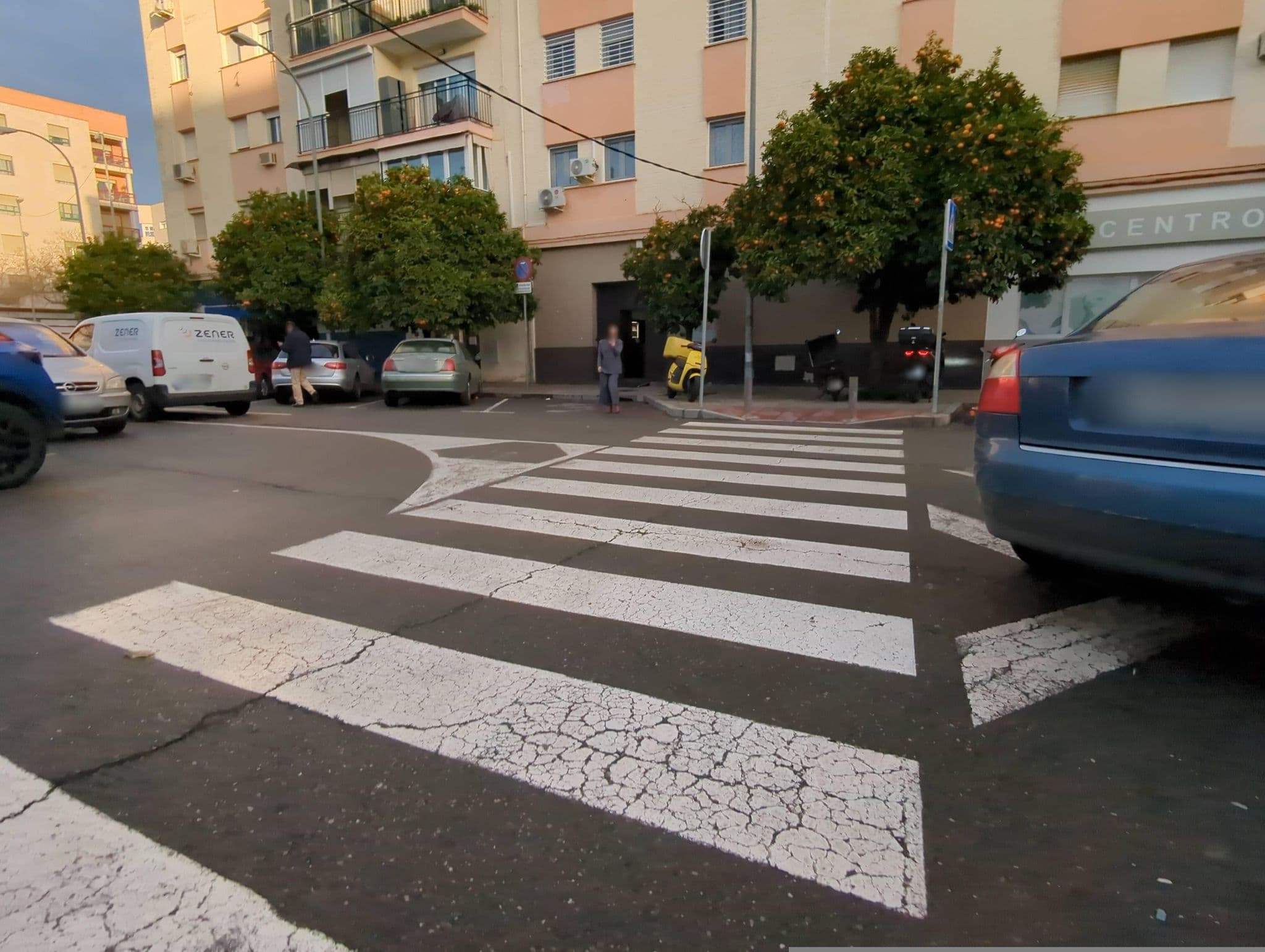 Street view near 책 읽는 침대, Sevilla — © miguel_andrade (CC BY-SA · Mapillary)