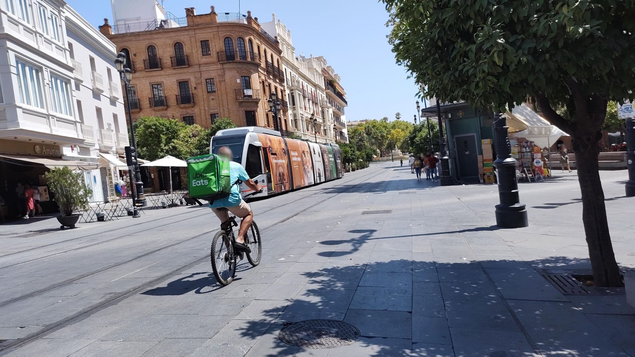 Street view near Apartamentos Diaber Edificio Constitución, Sevilla — © rsandu (CC BY-SA · Mapillary)
